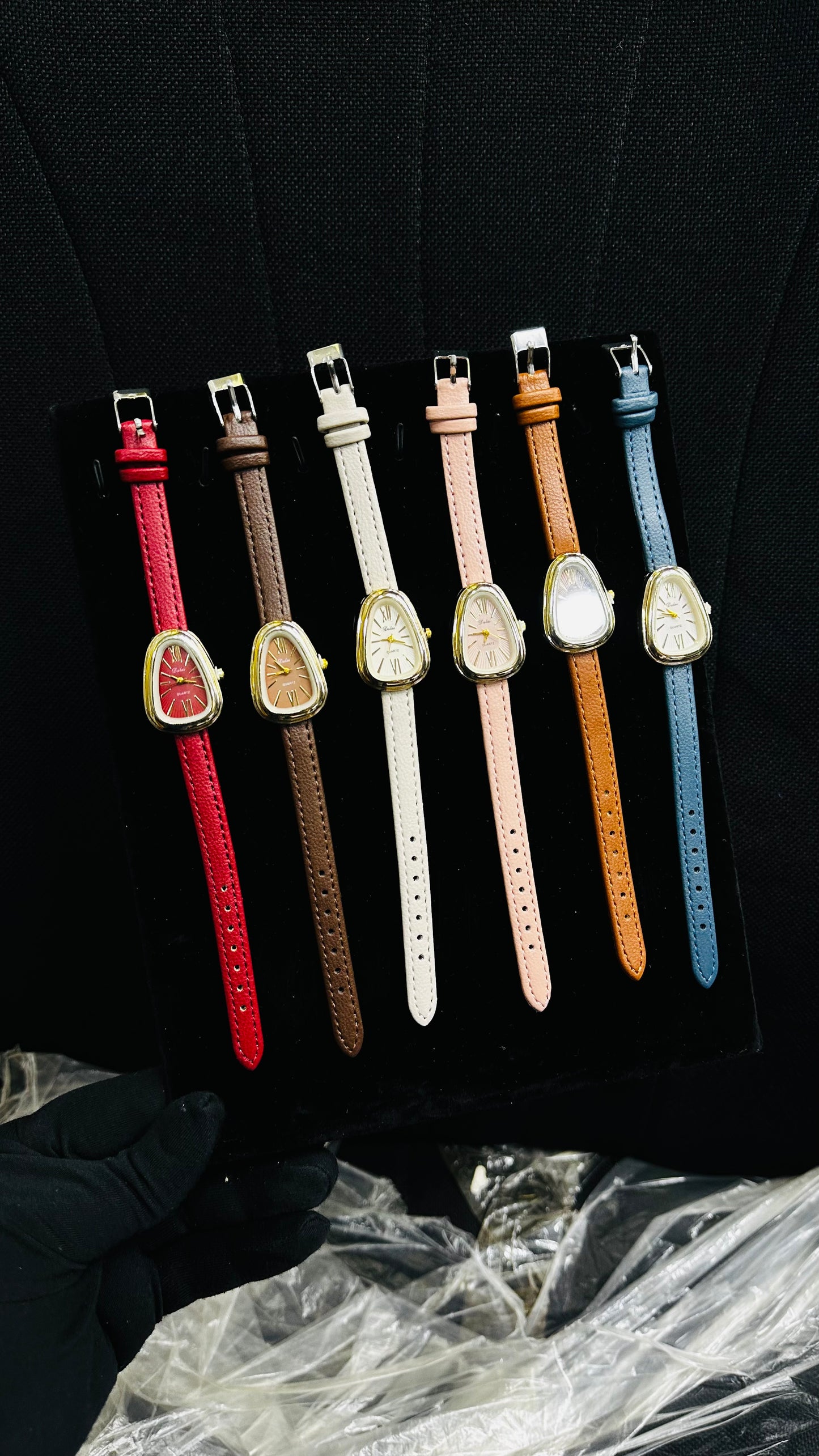 Stock ladies leather Wristwatch (MOQ 10 pcs)