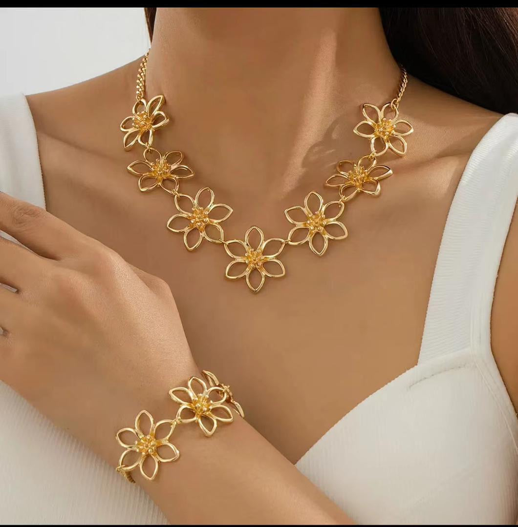 Star gold Necklace