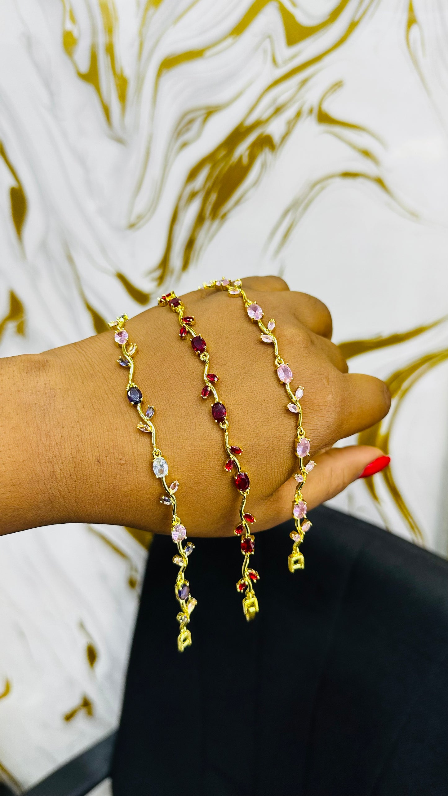 Dainty leaf Bracelet
