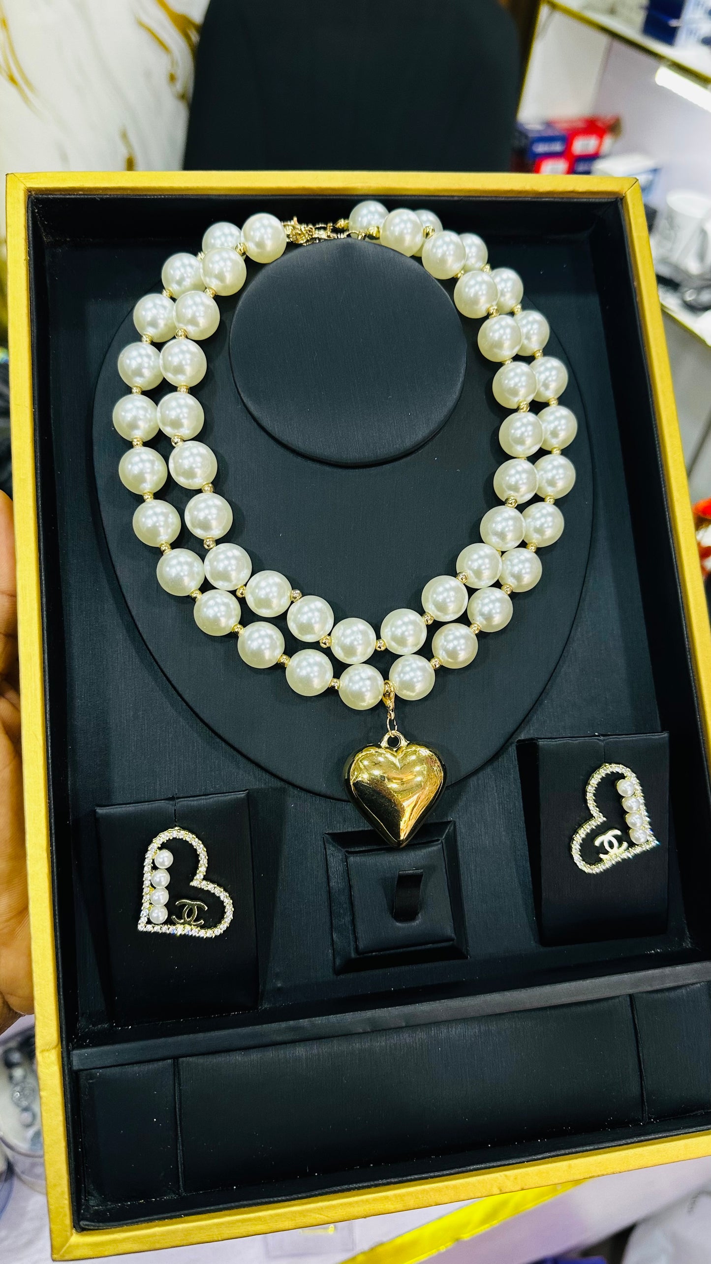 Double pearl love choker