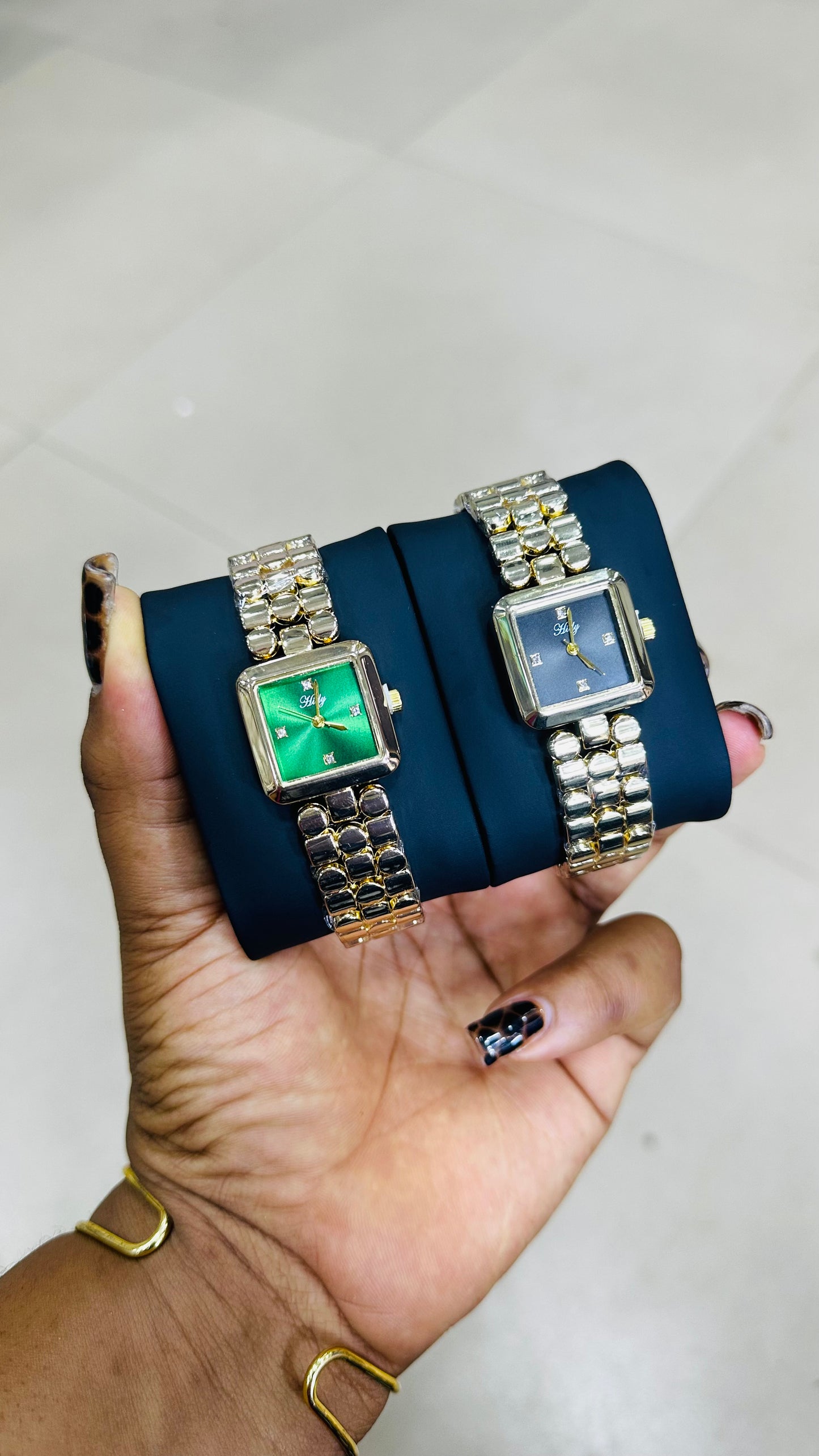 LADIES WRISTWATCH