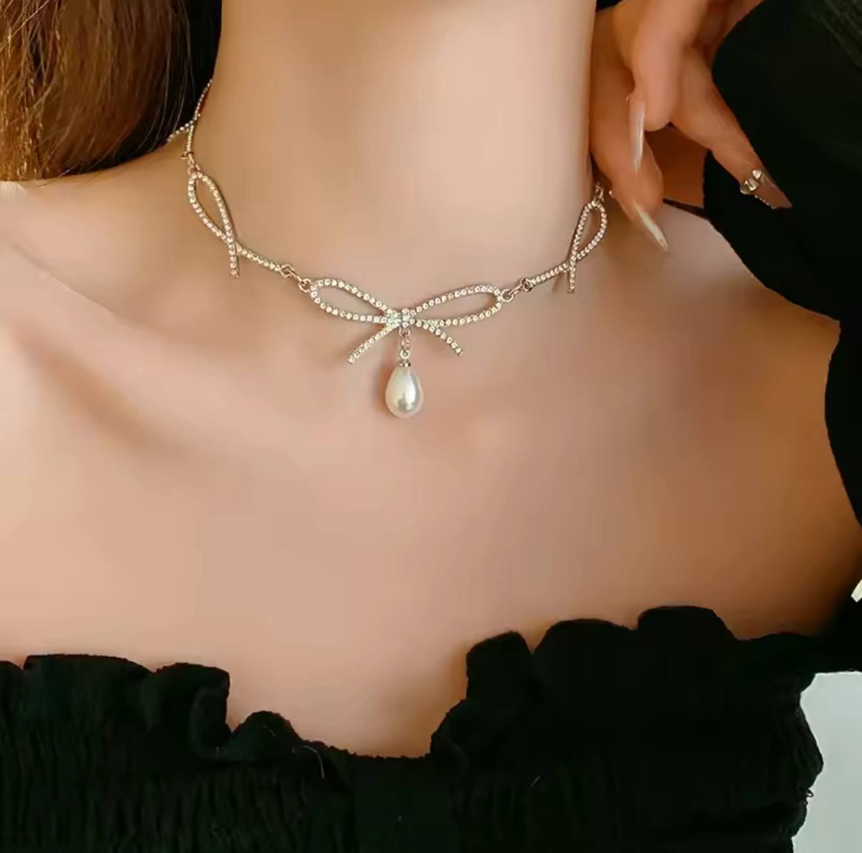 Bow Choker Neckpiece