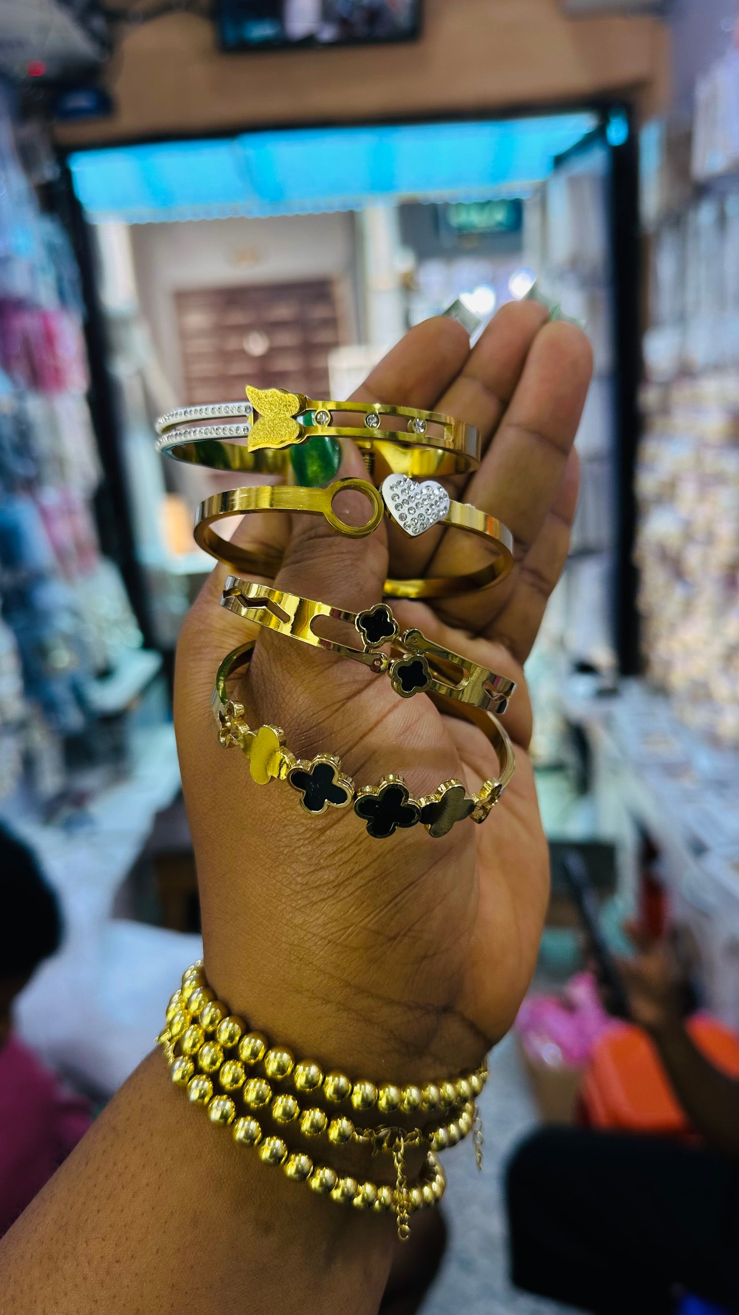 Bangles/Bracelets