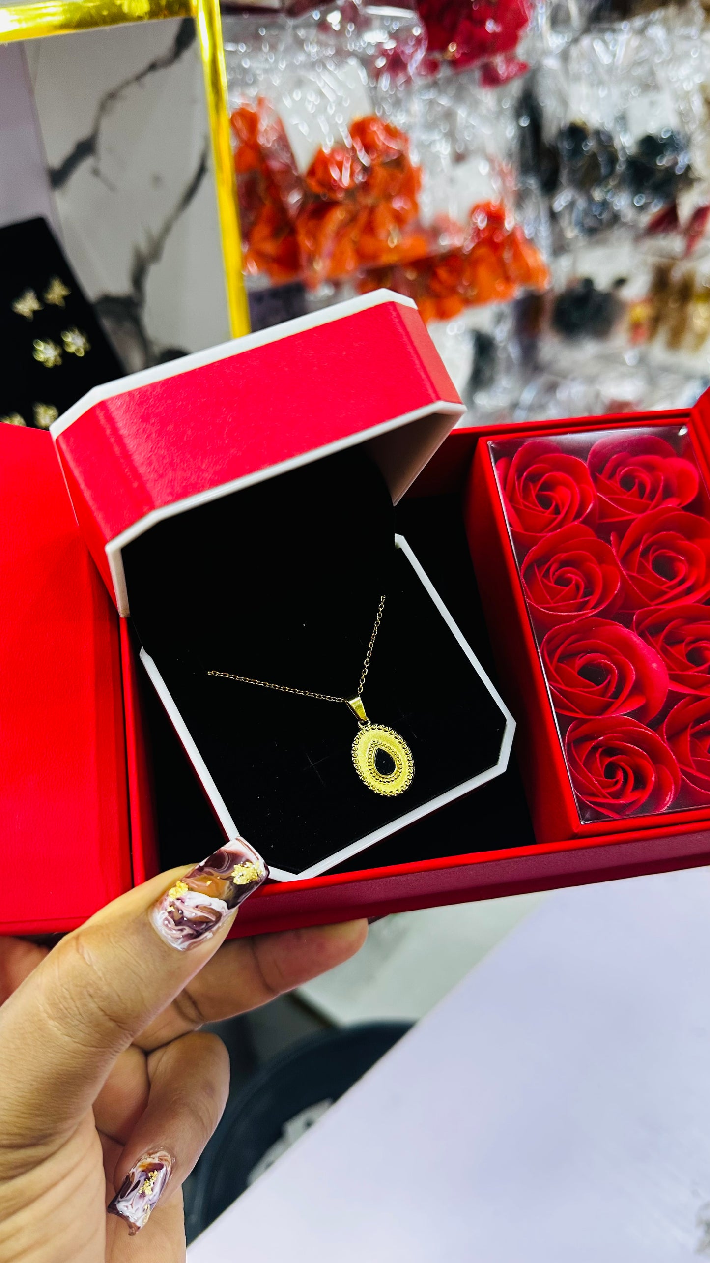 Plain Vintage Necklace