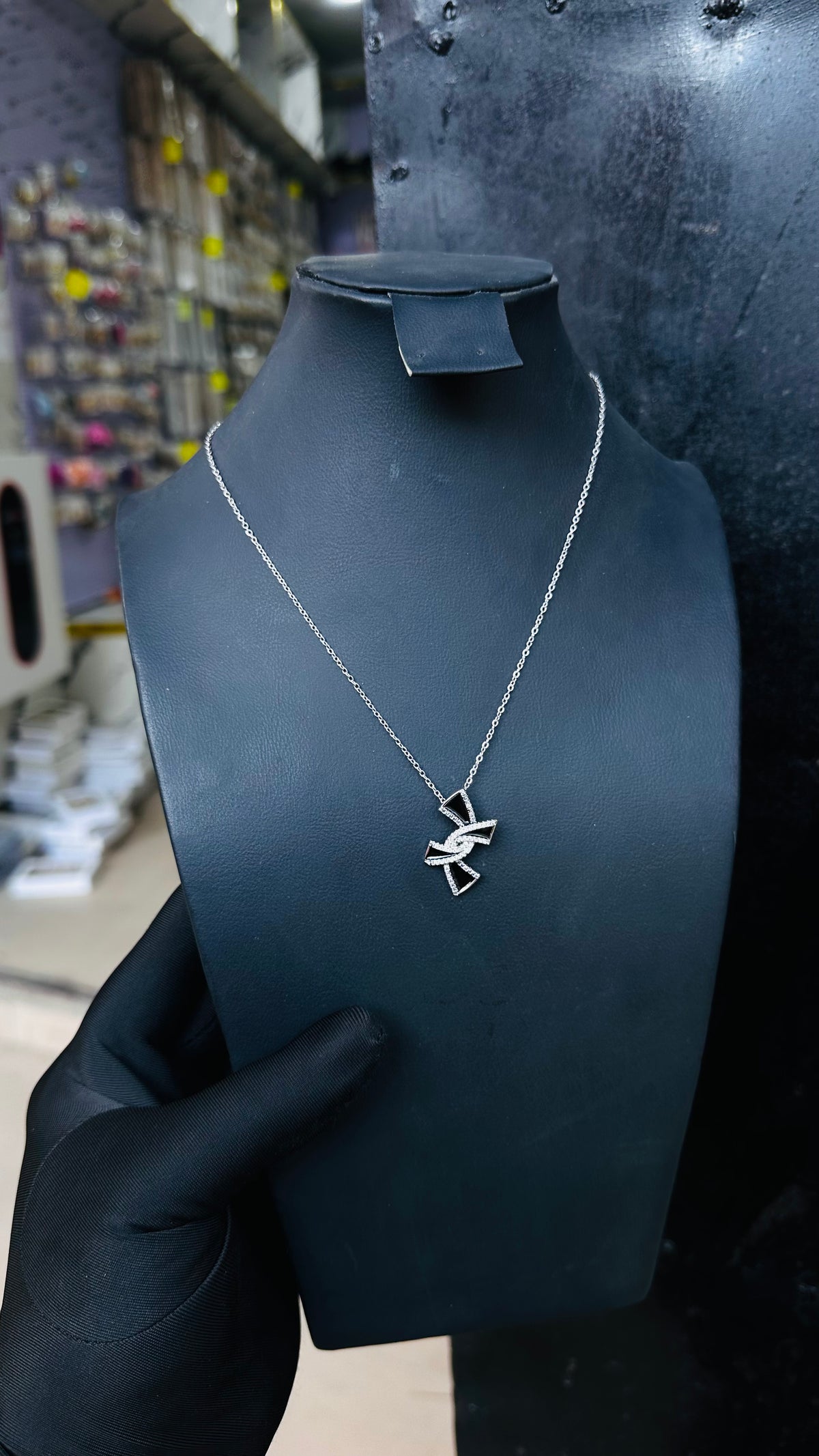 Ladies Necklace (silver)