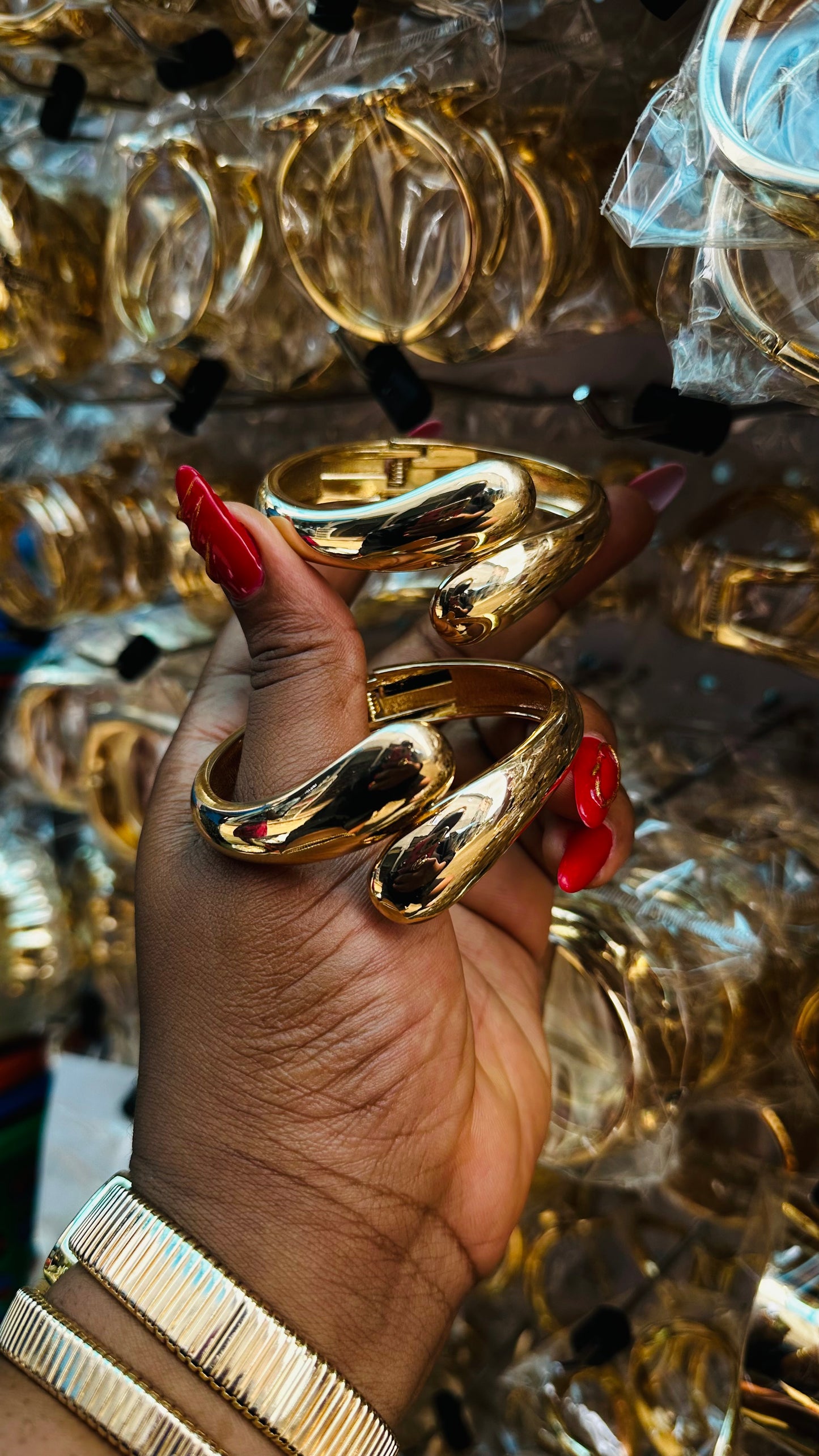 Chunky bangles (gold)