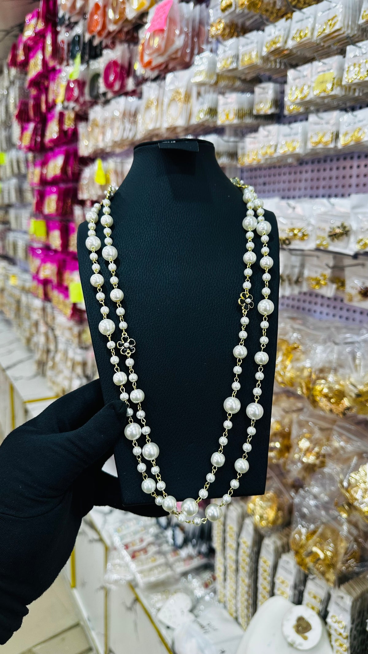 Longest Pearl Necklace