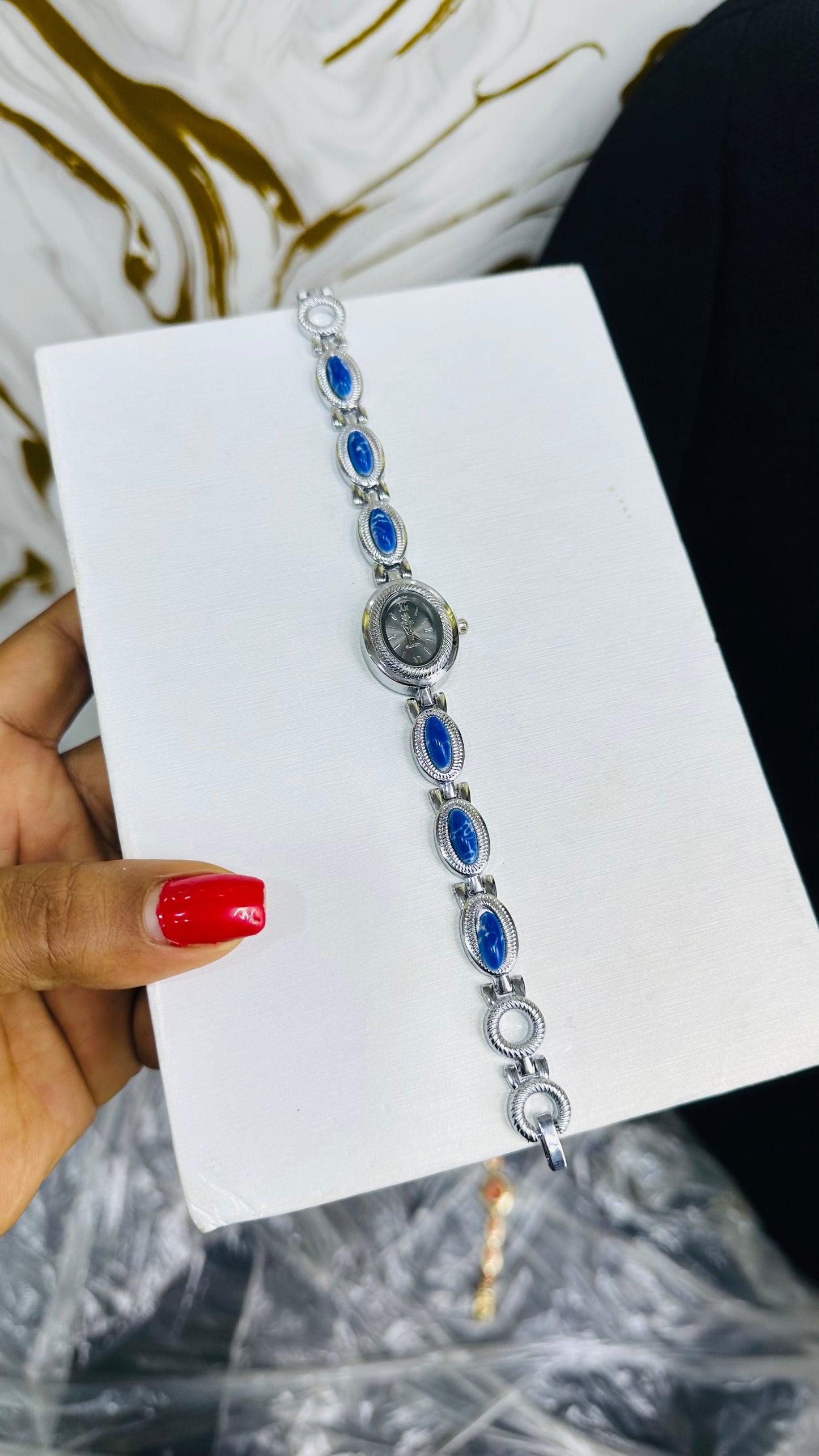 Slim bracelet Wristwatch