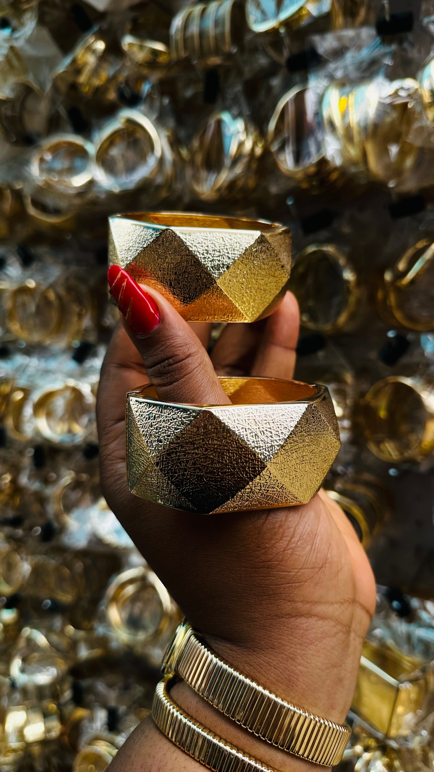 Chunky bangles (gold)