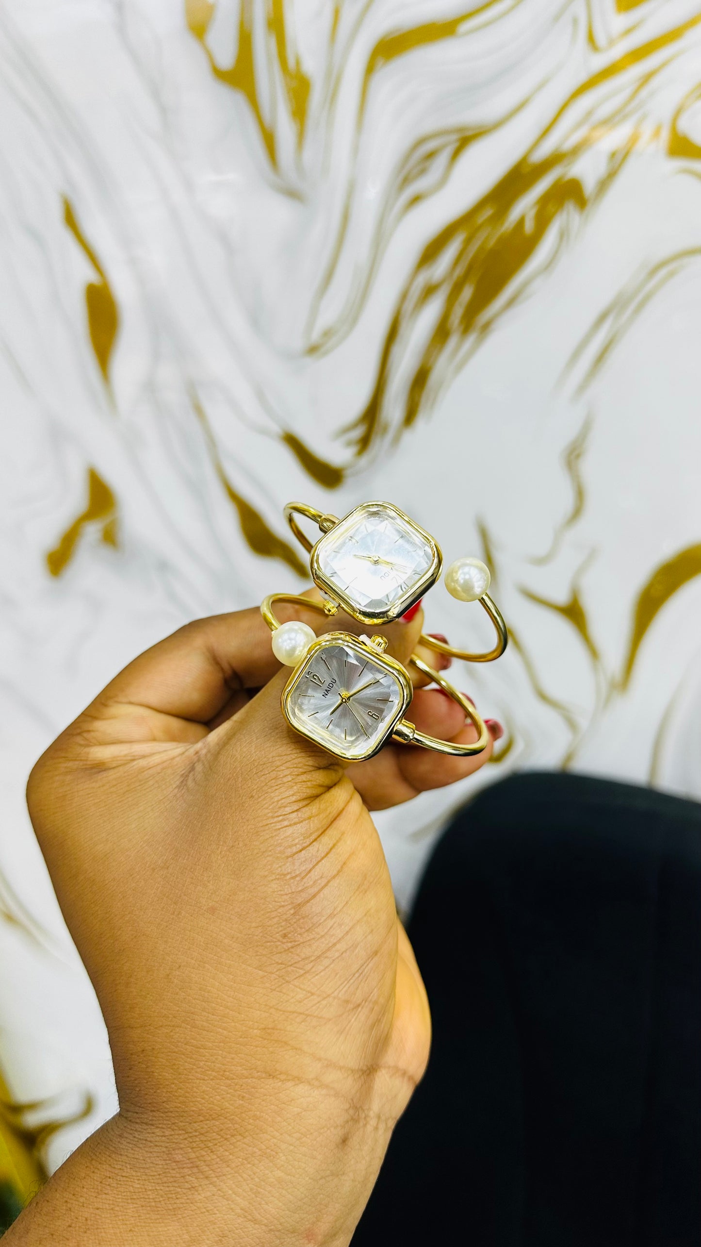 Naidu slim cuff Wristwatch