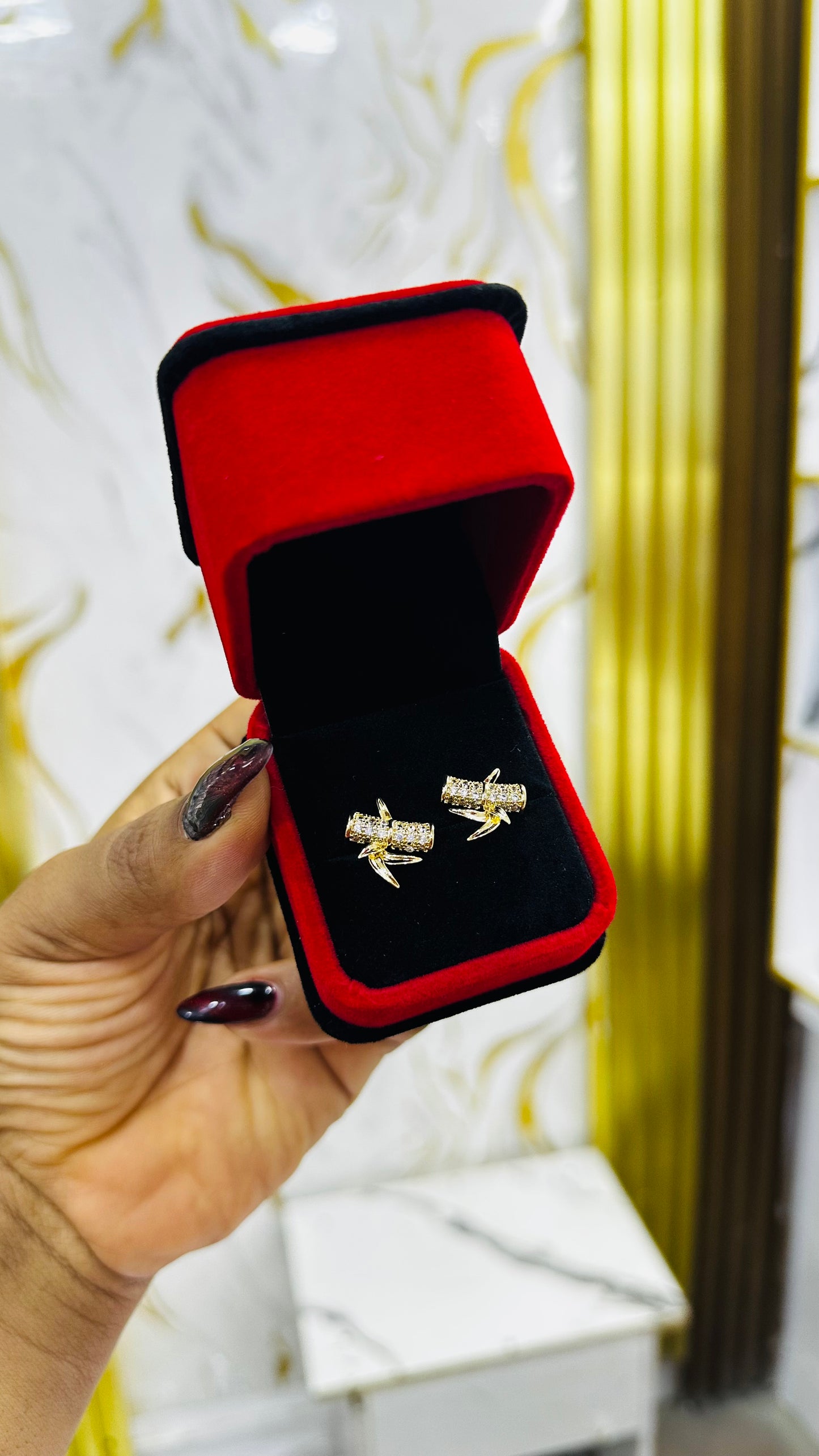Zirconia pin Earrings