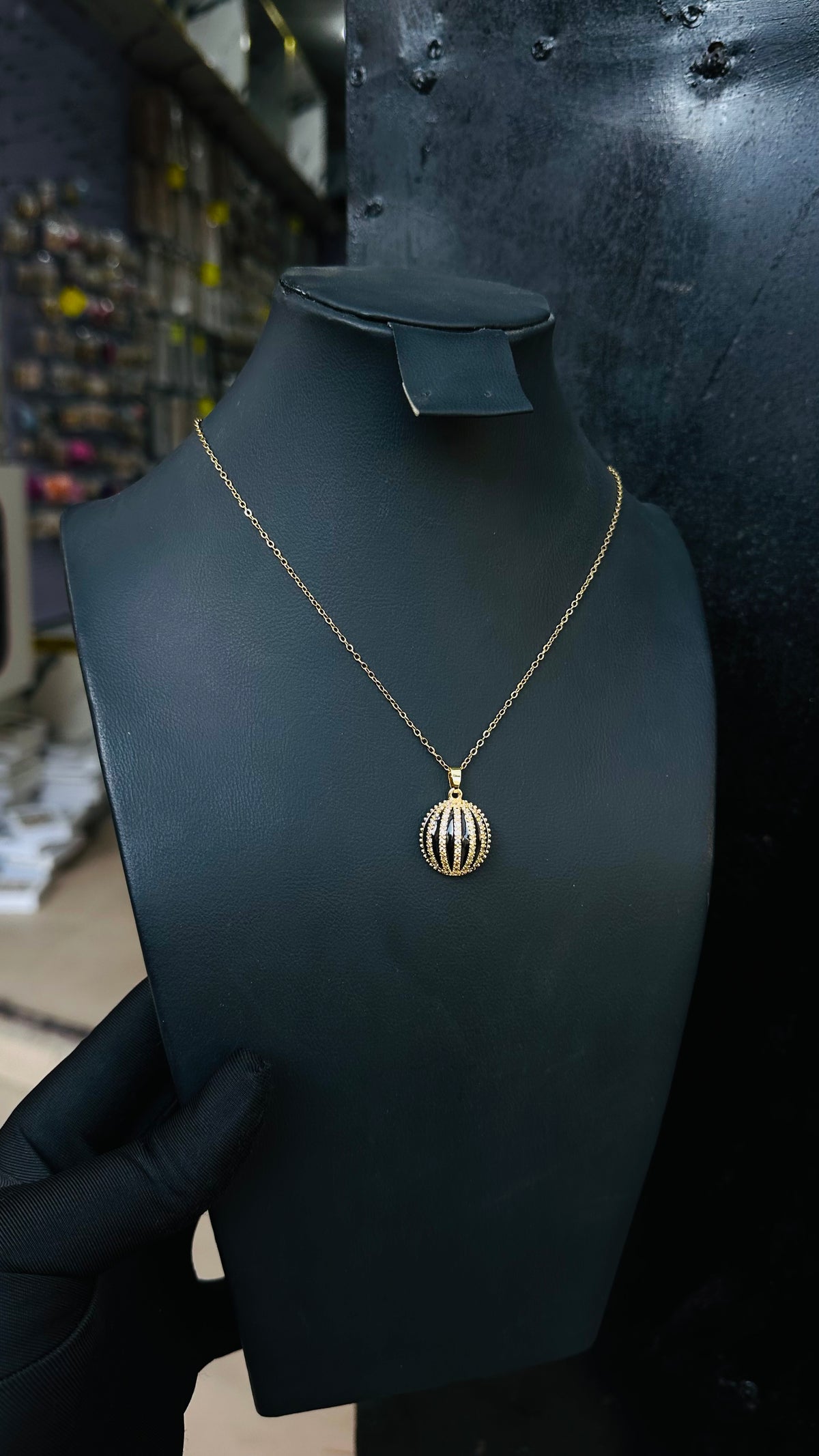 Ladies necklace (gold)