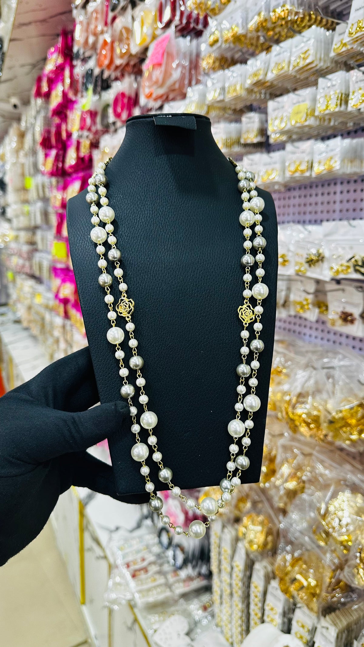 Longest Pearl Necklace