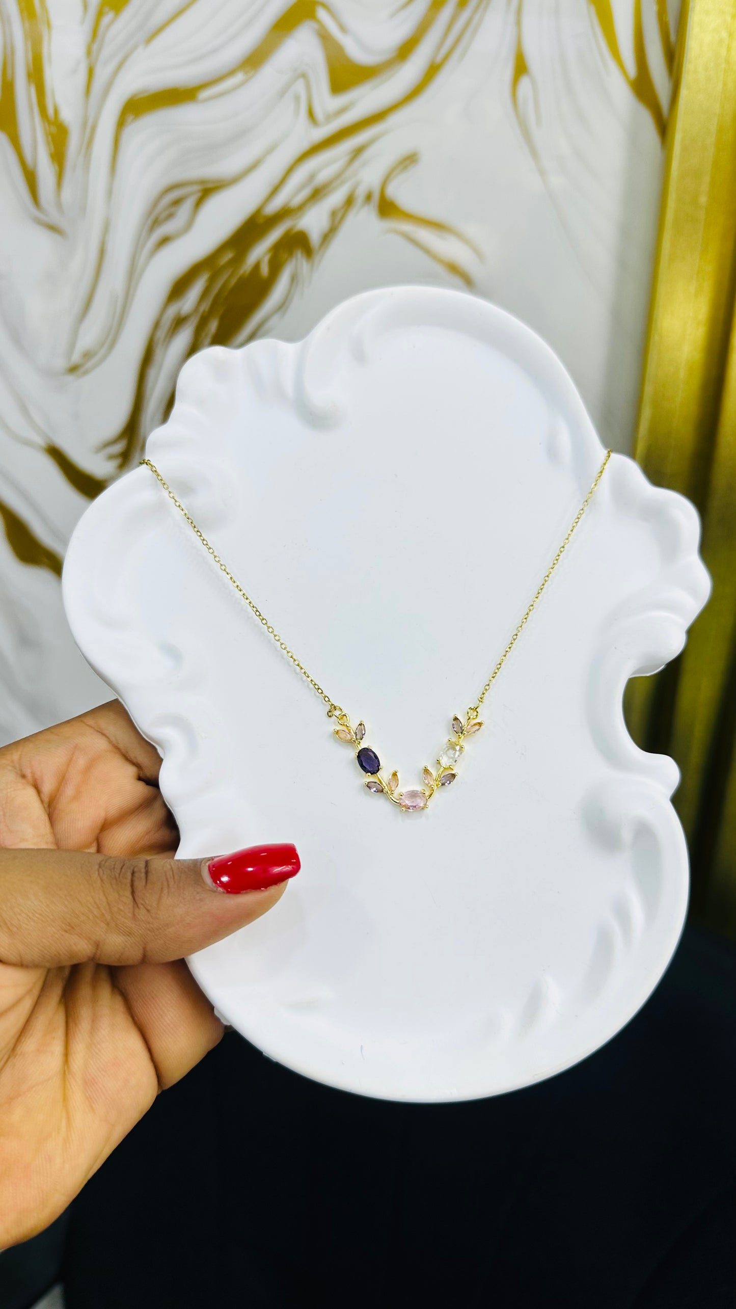 Dainty vine Necklace