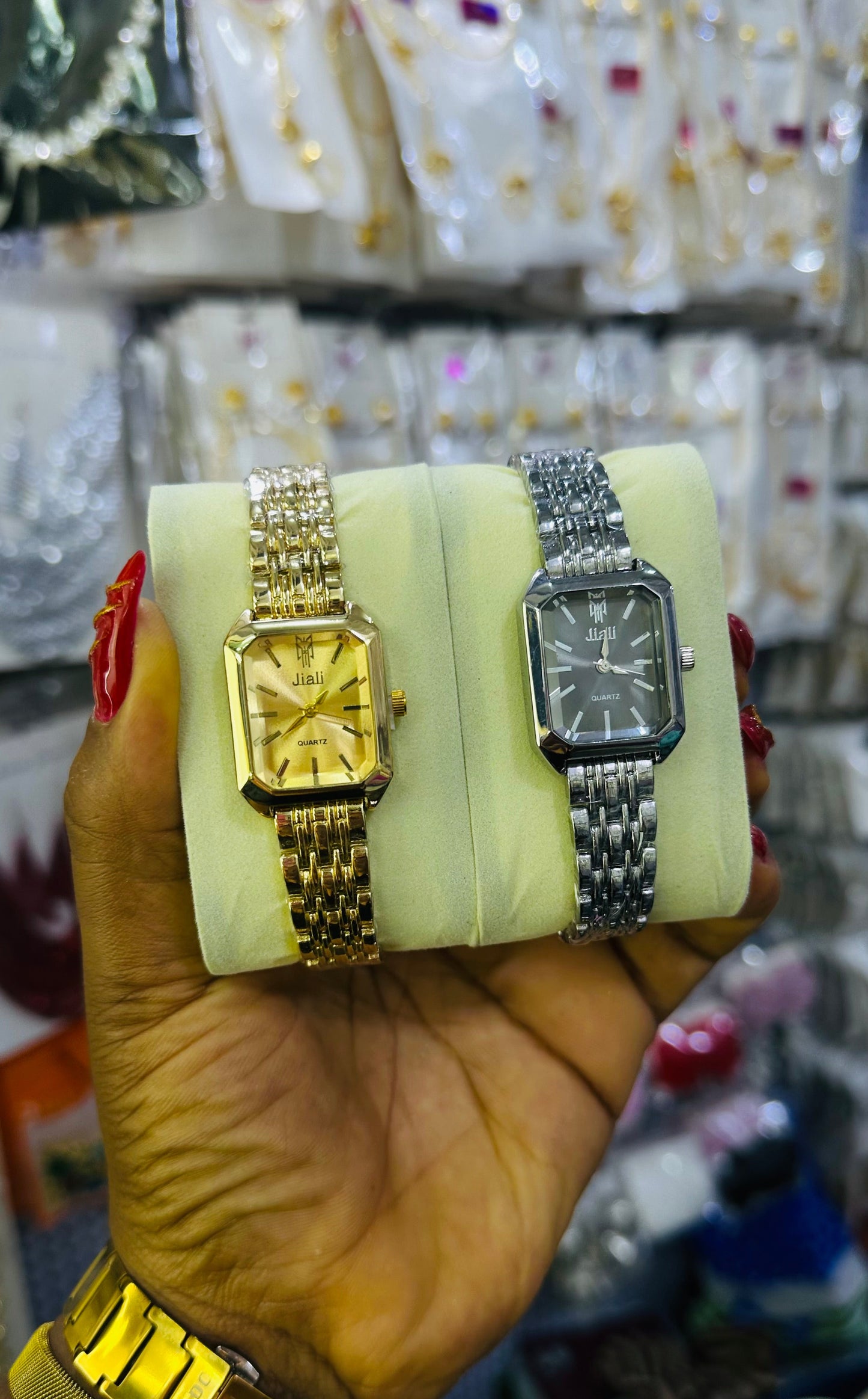 Slim chain Wristwatch