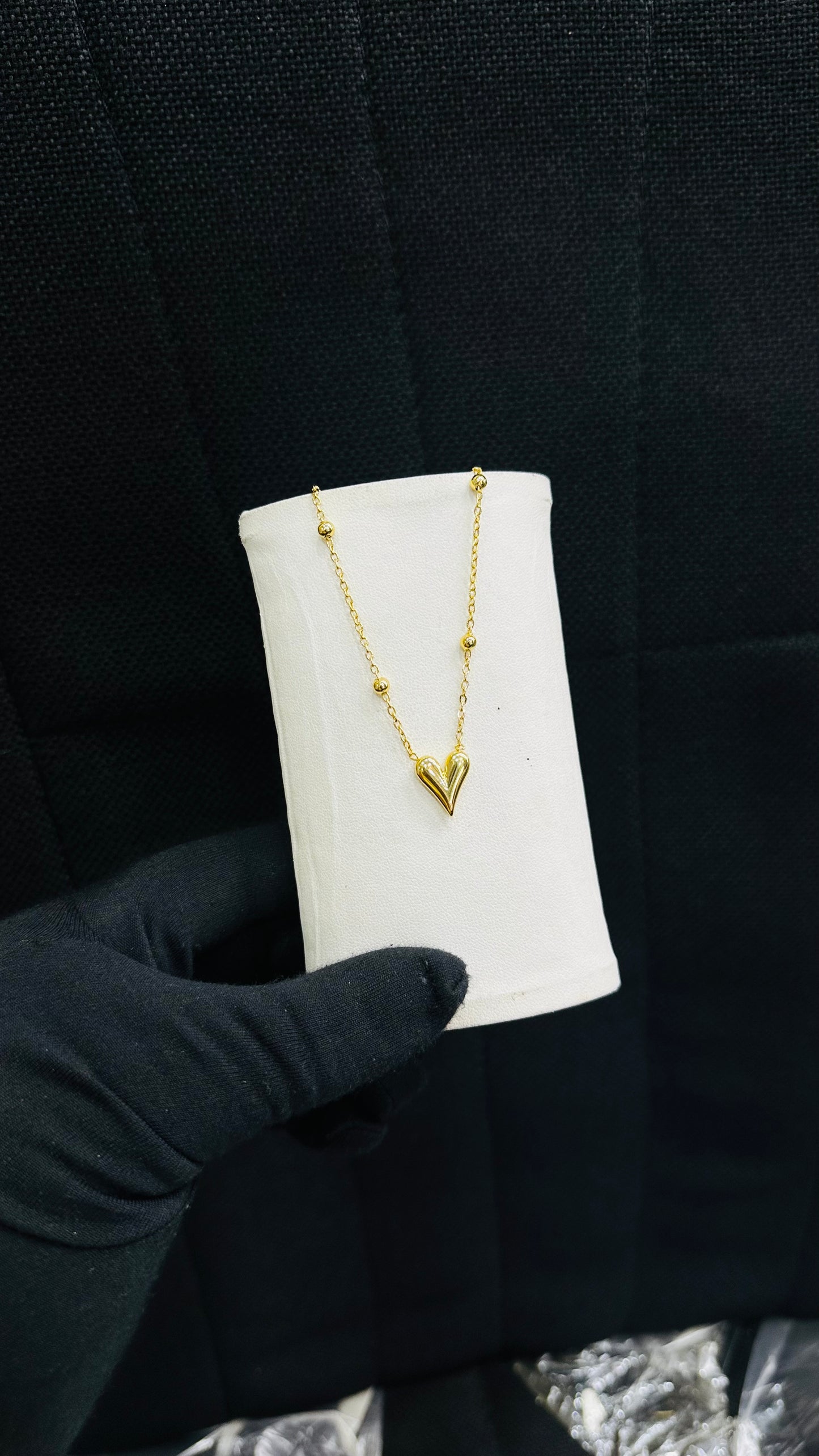 Dainty Single chains