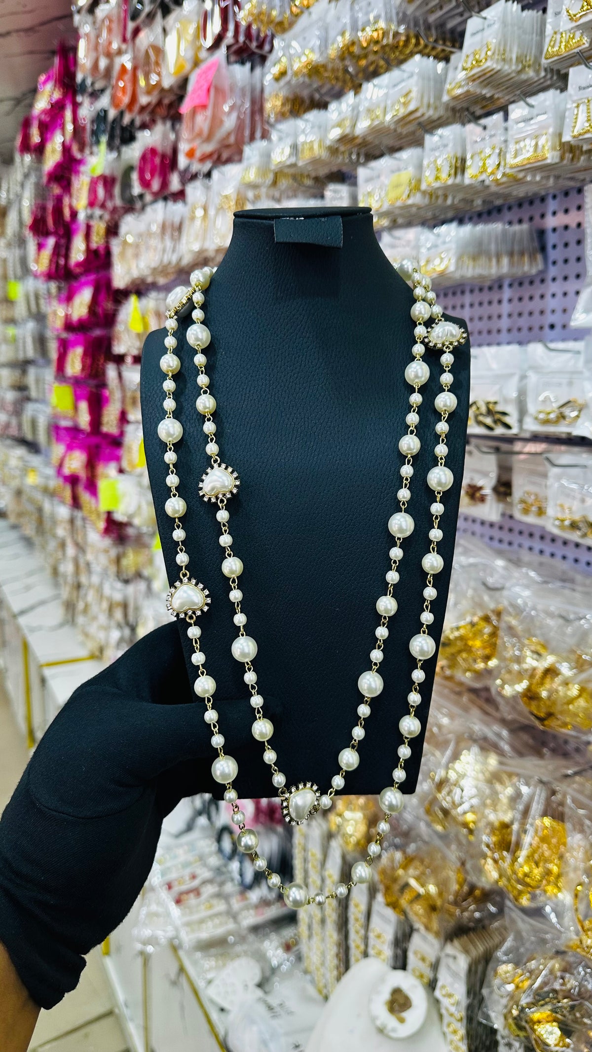 Longest Pearl Necklace