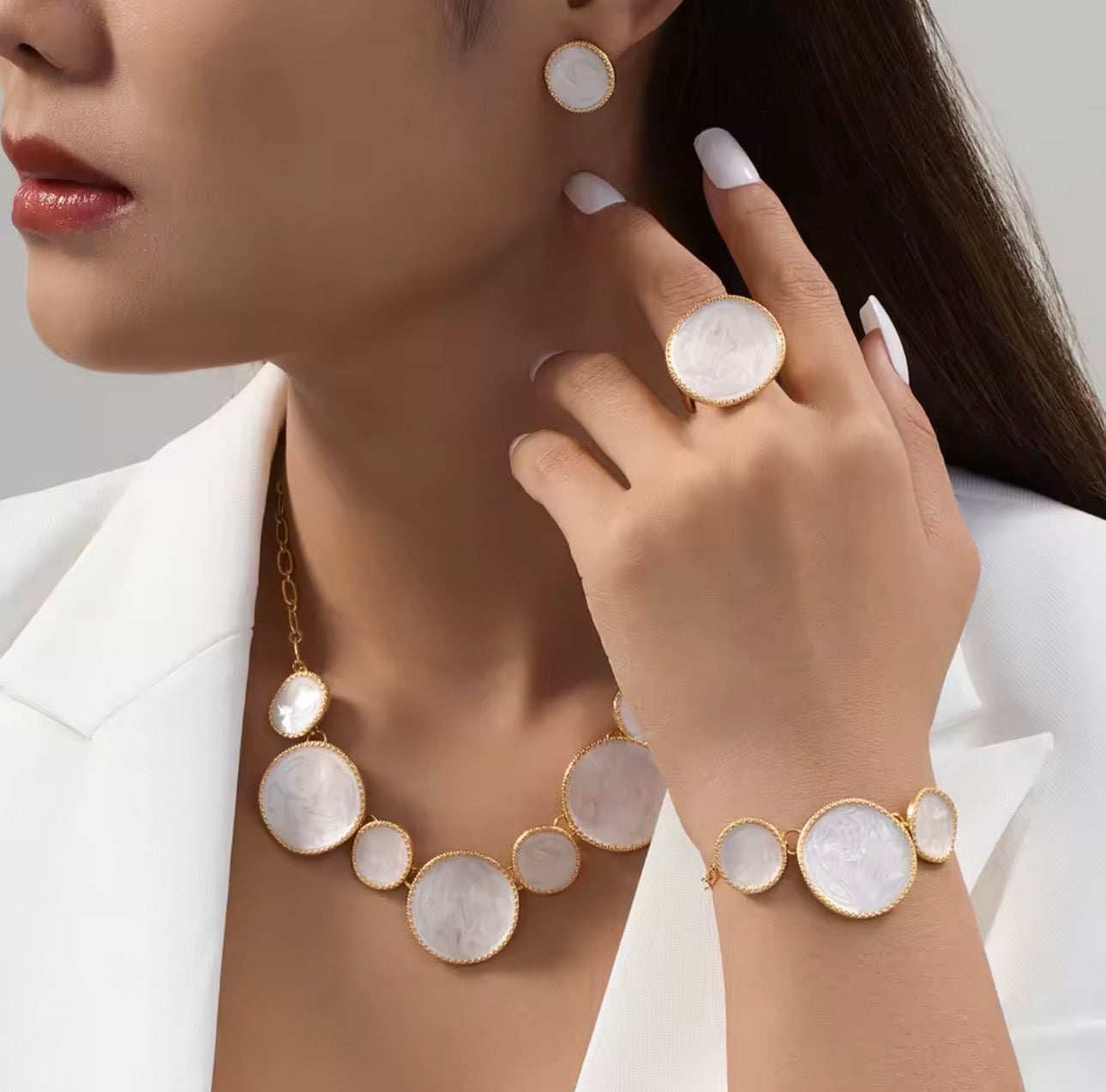 Chic White Necklace
