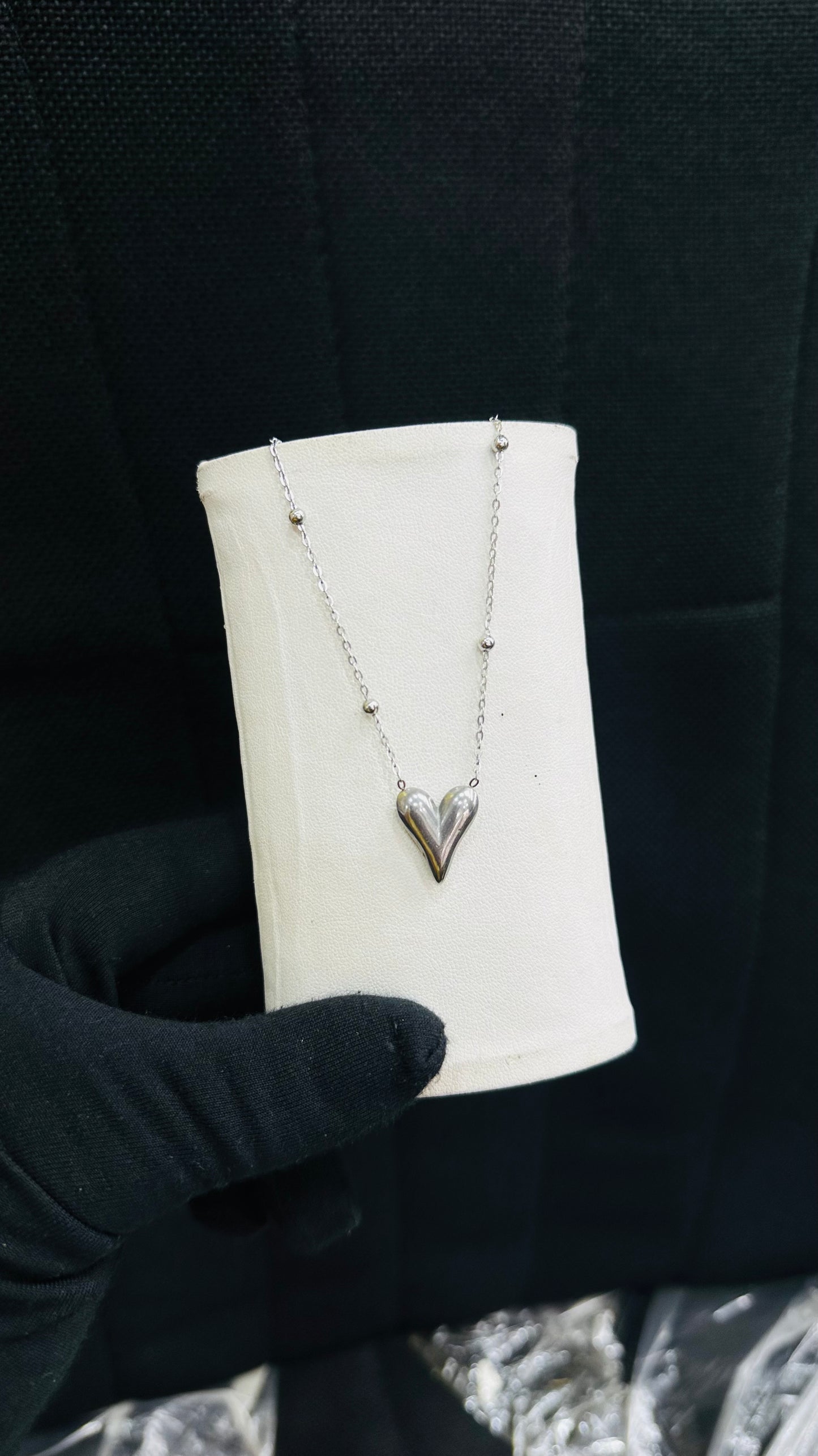 Dainty Single chains