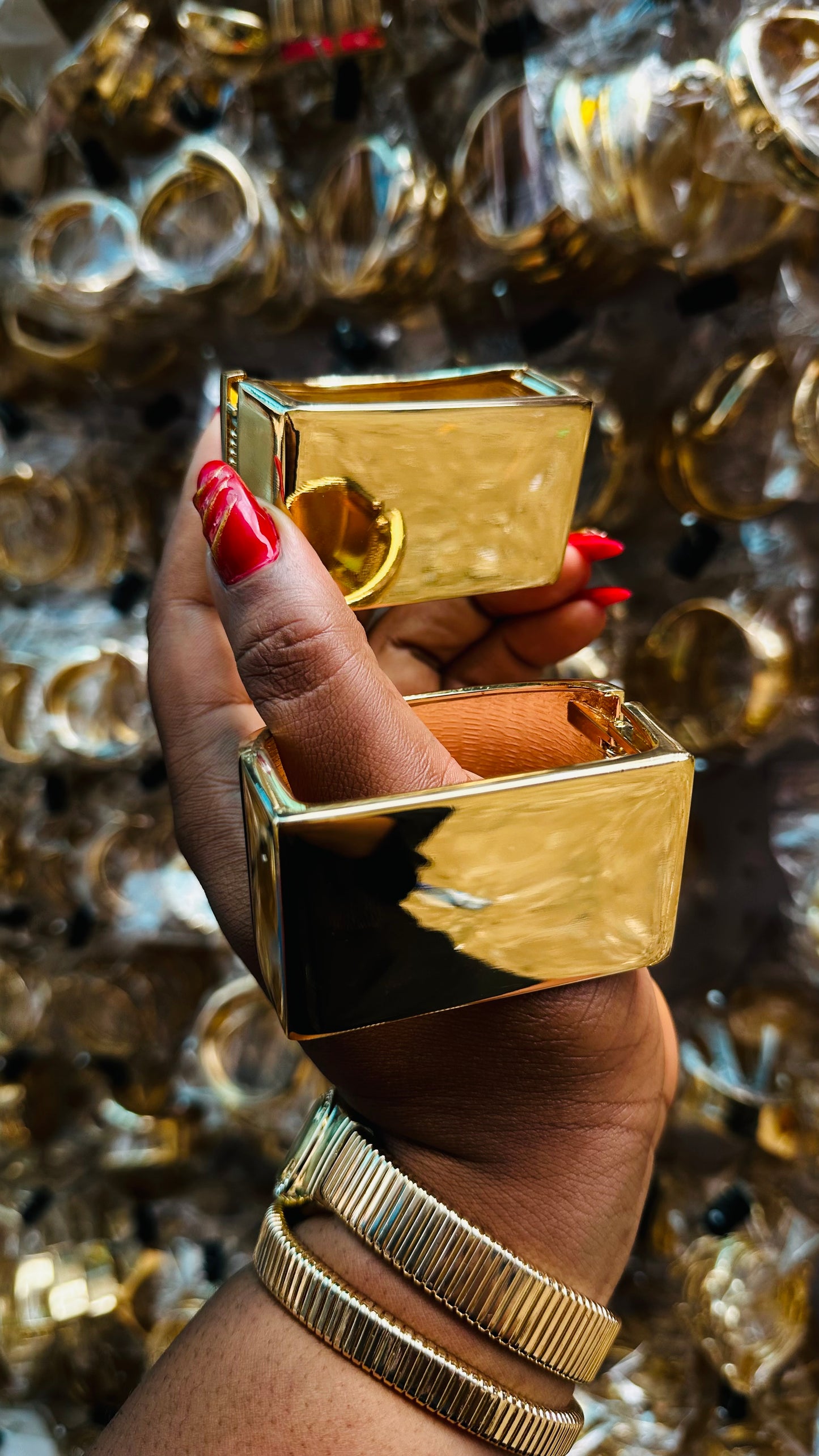 Chunky bangles (gold)