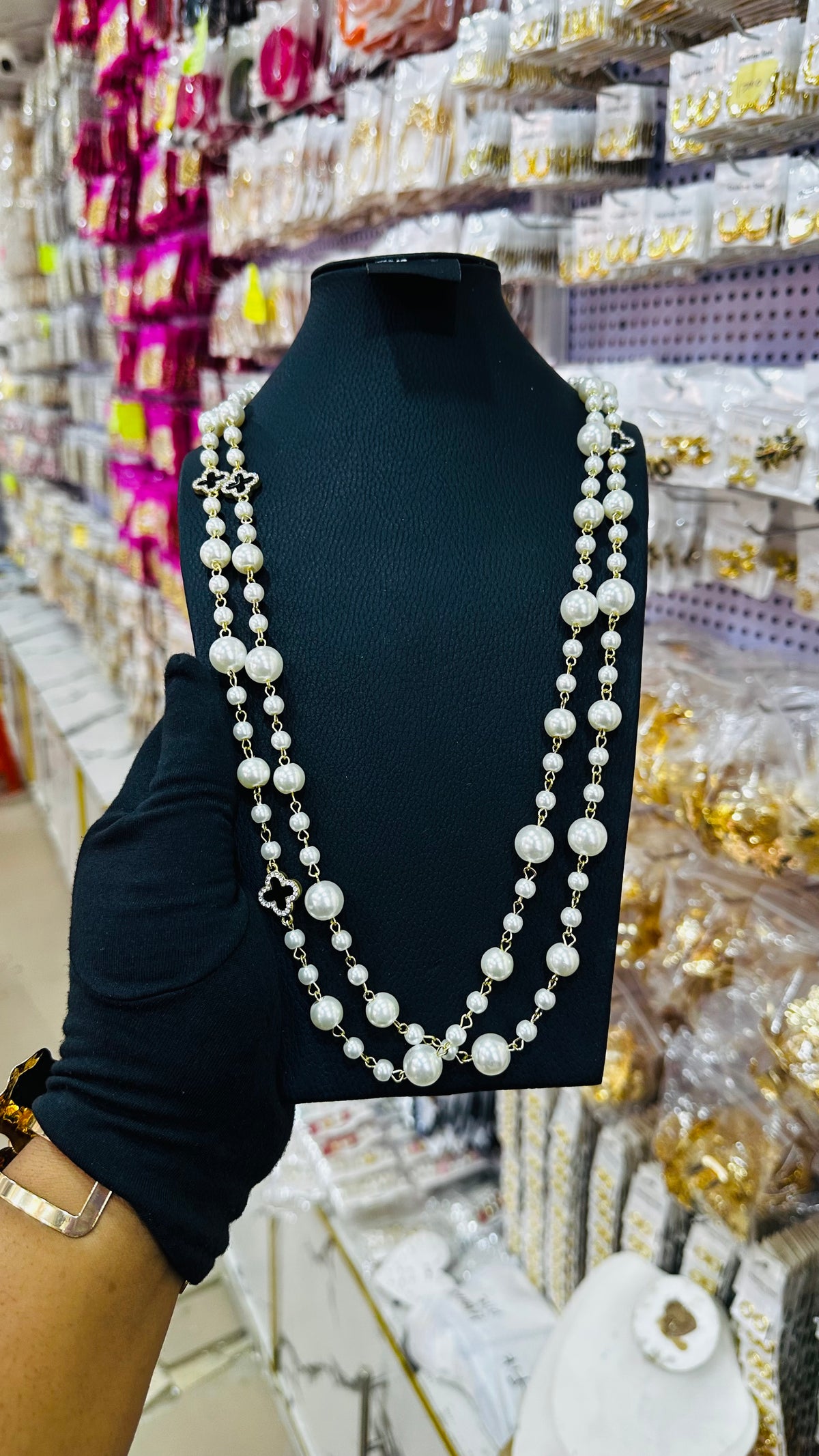 Longest Pearl Necklace