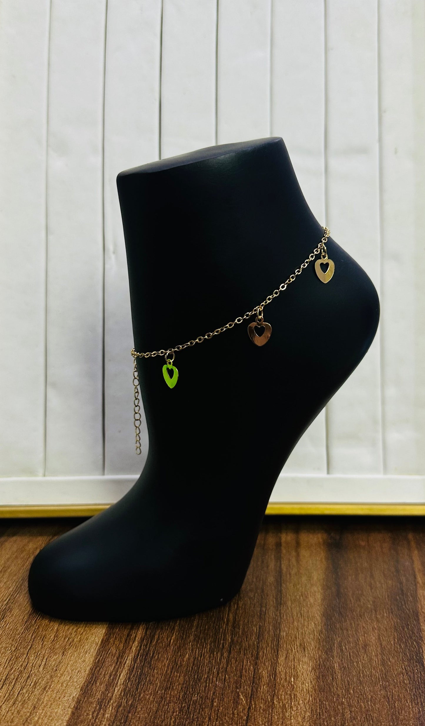 Charm leg chain