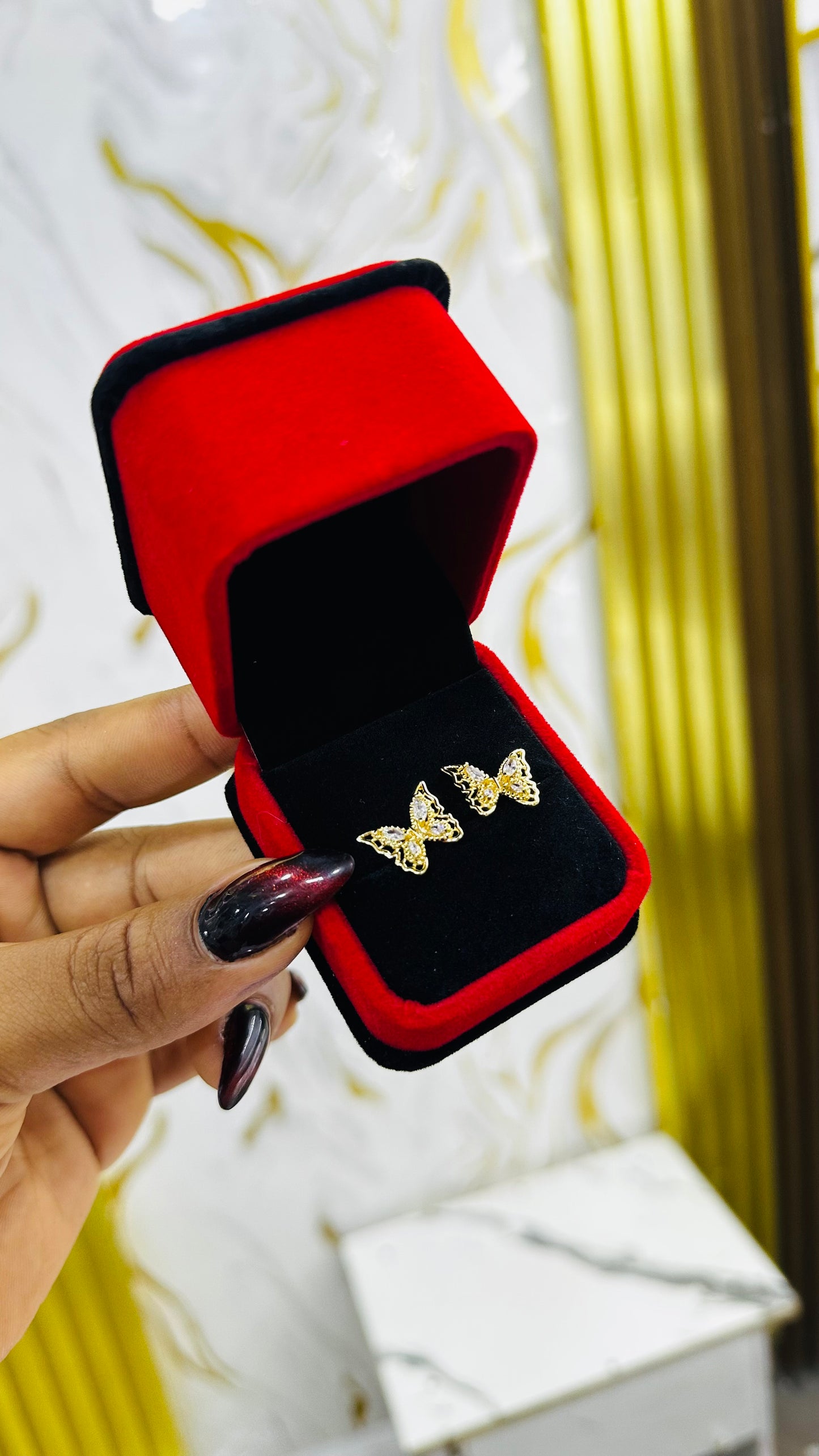 Zirconia pin Earrings