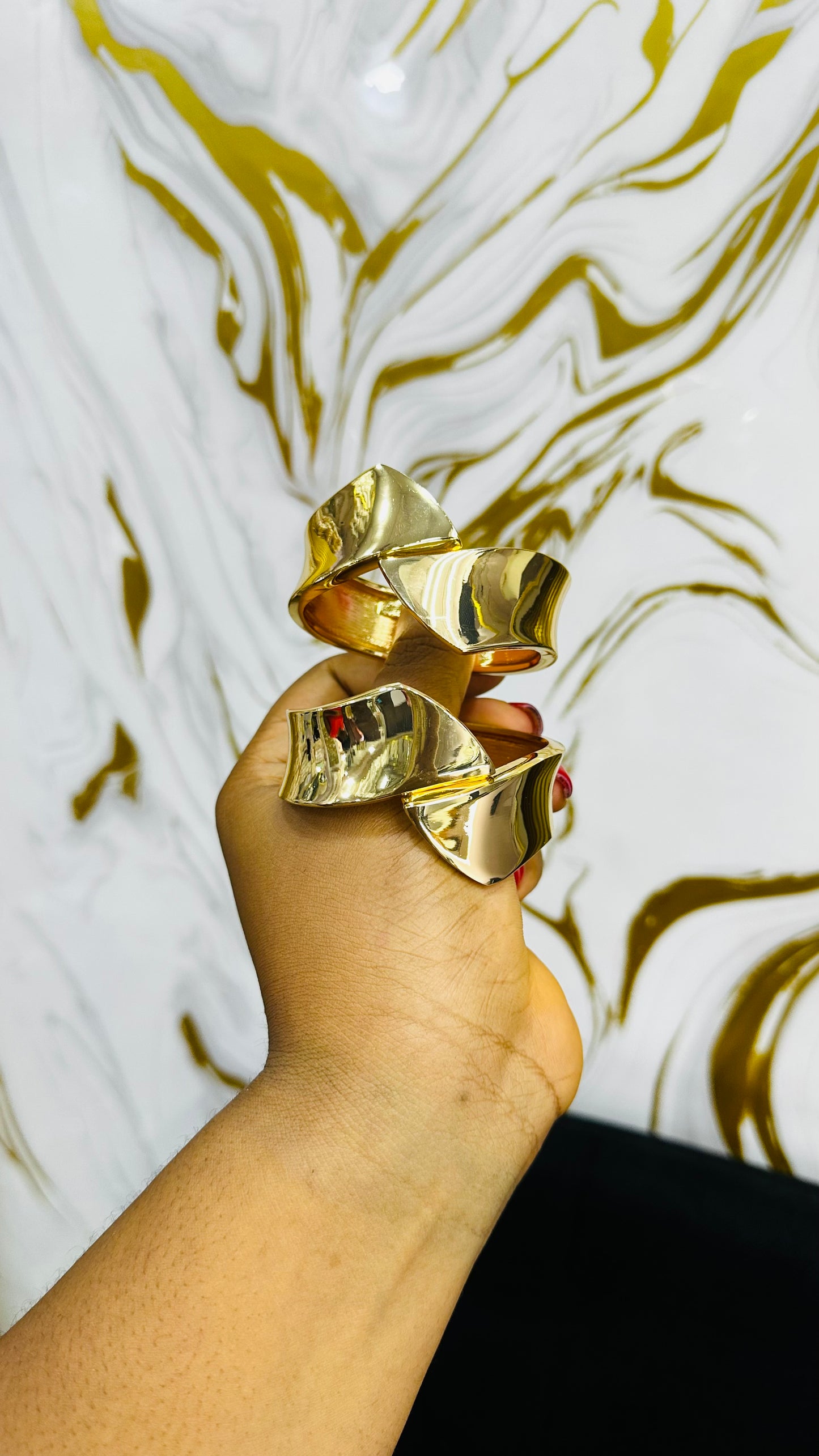 Chunky bangles (gold)