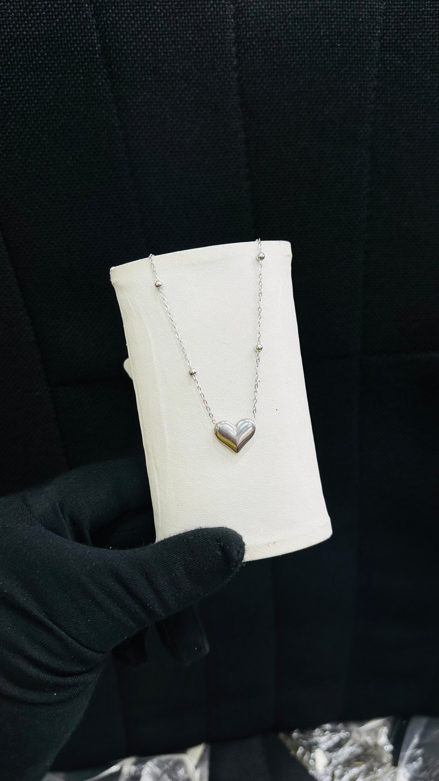 Dainty Single chains