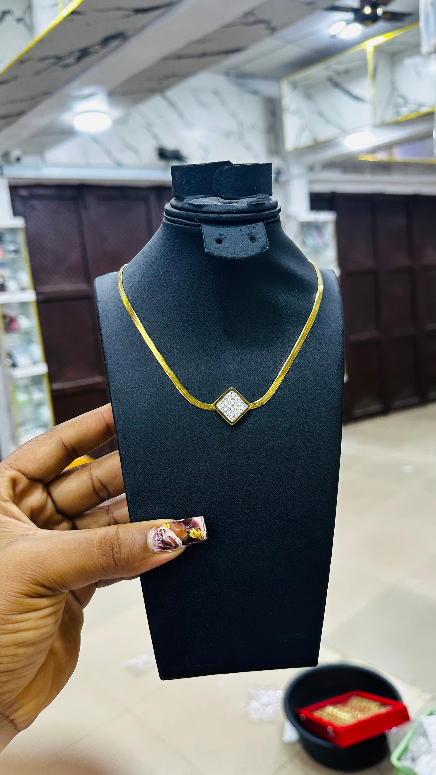 Stainless steel choker