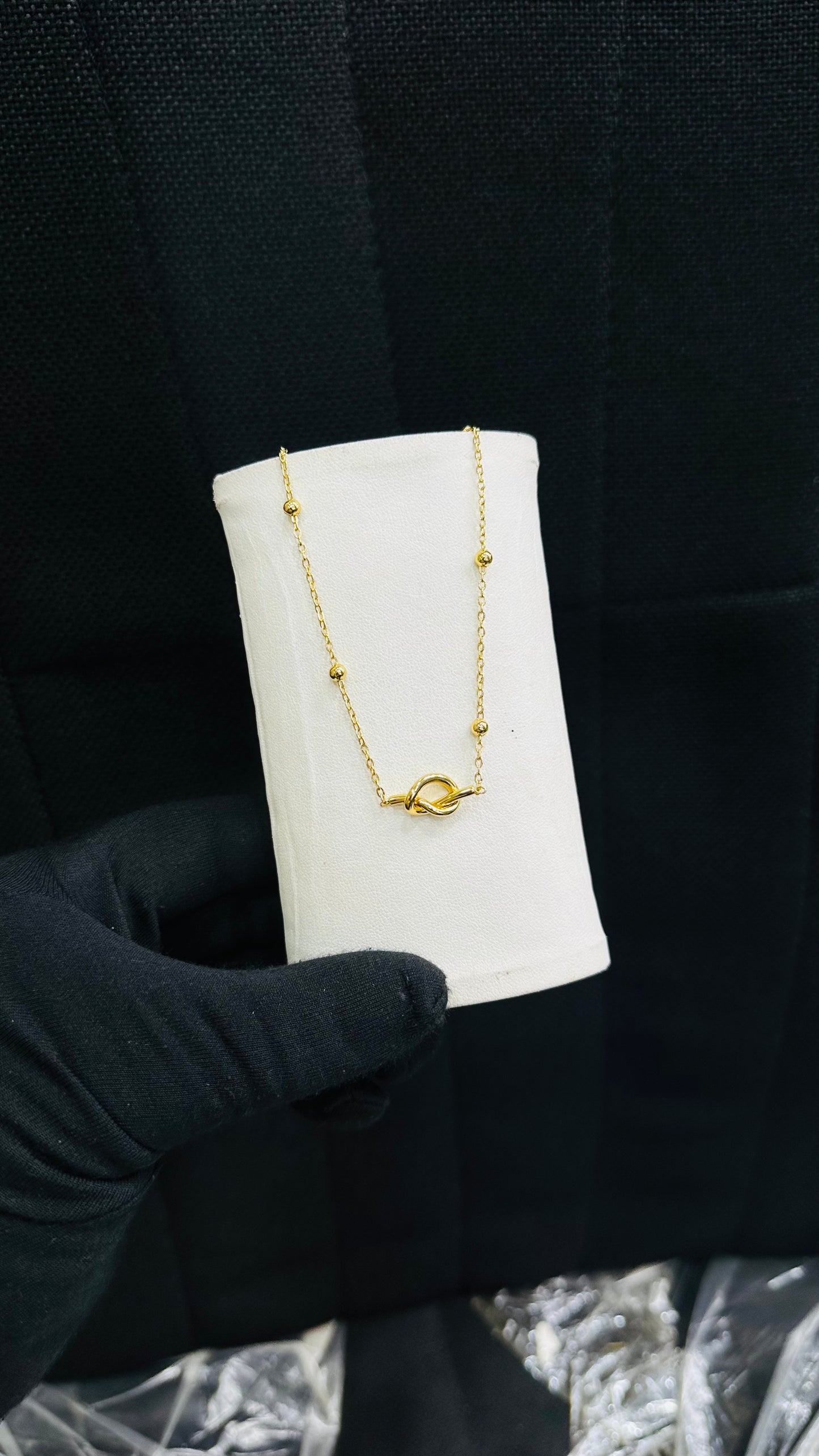 Dainty Single chains