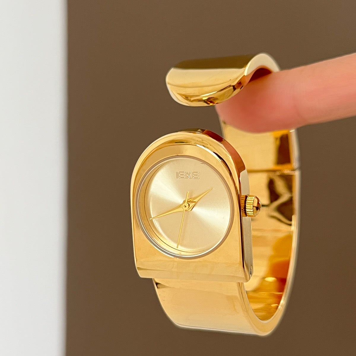 IEKE ladies bangle Wristwatch with branded box & bag