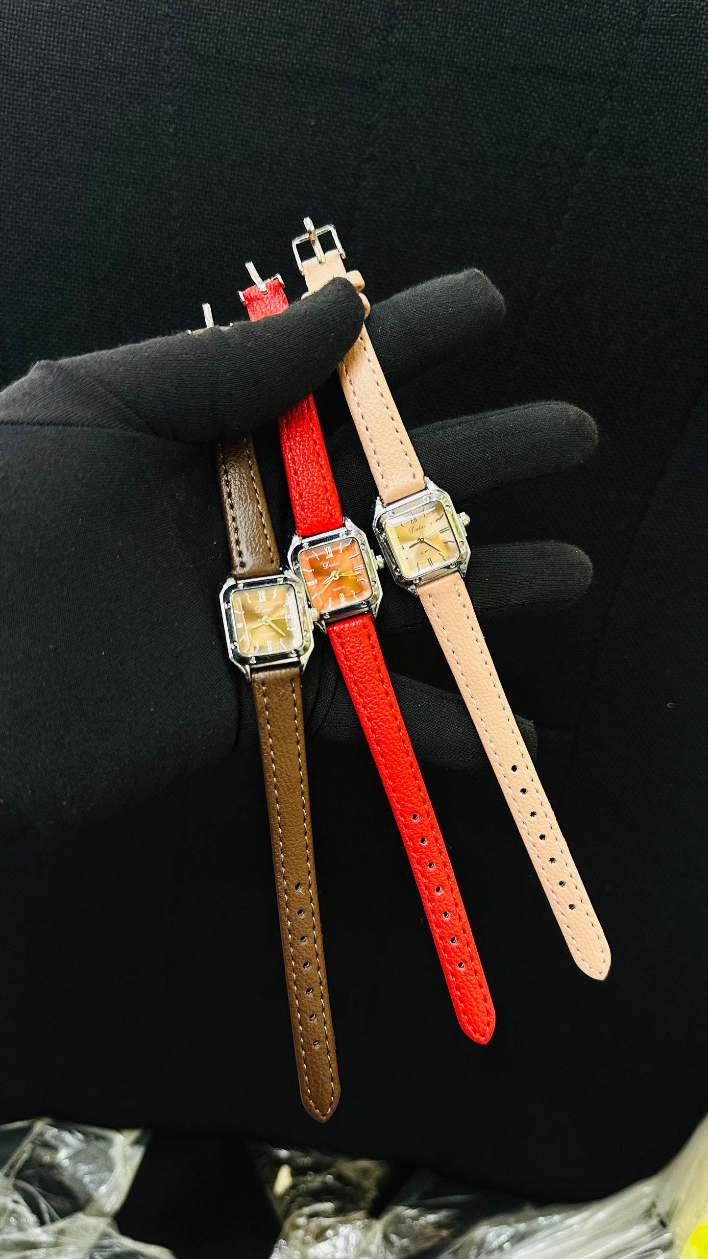 Stock ladies leather Wristwatch (MOQ 10 pcs)