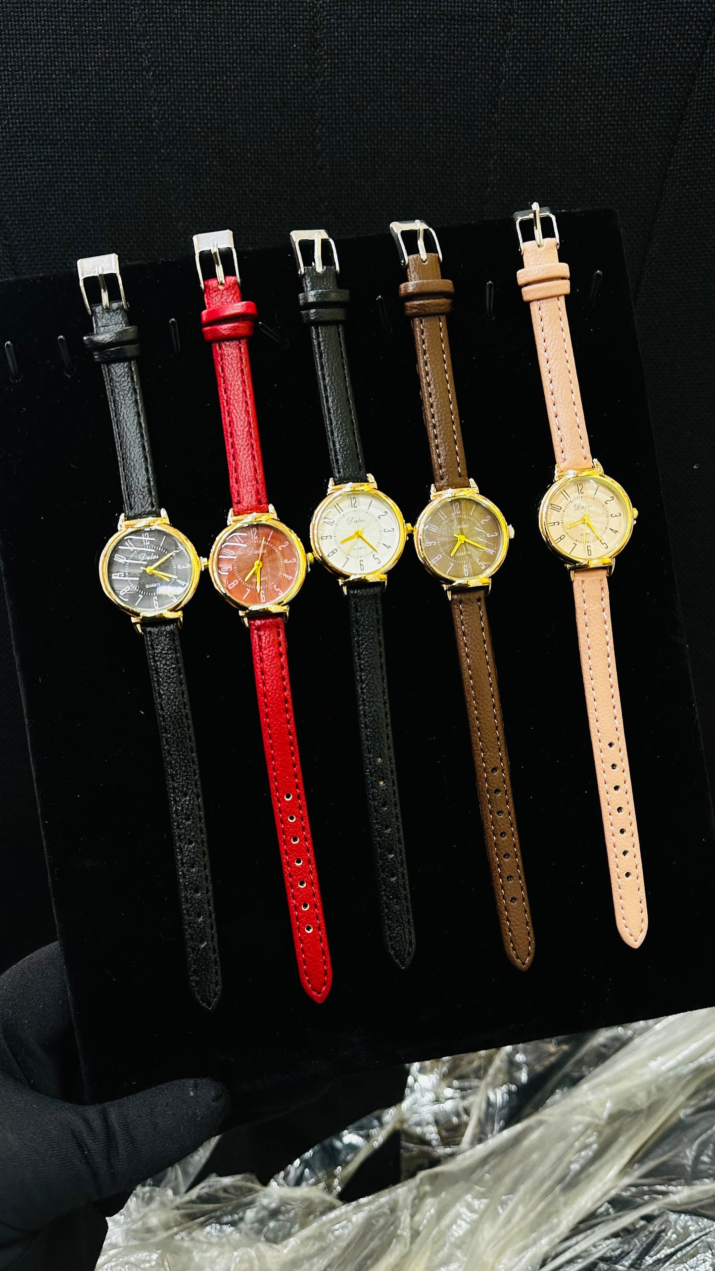 Stock ladies leather Wristwatch (MOQ 10 pcs)