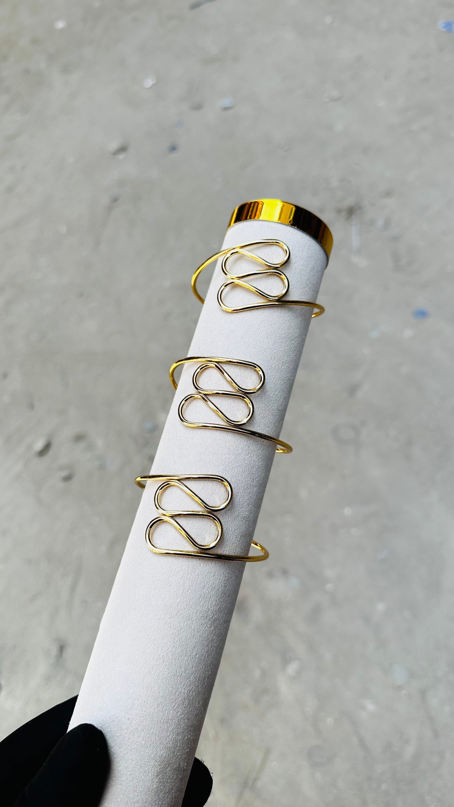 Dahlia feminine bangles