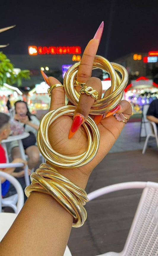 Stretchy gold bangle
