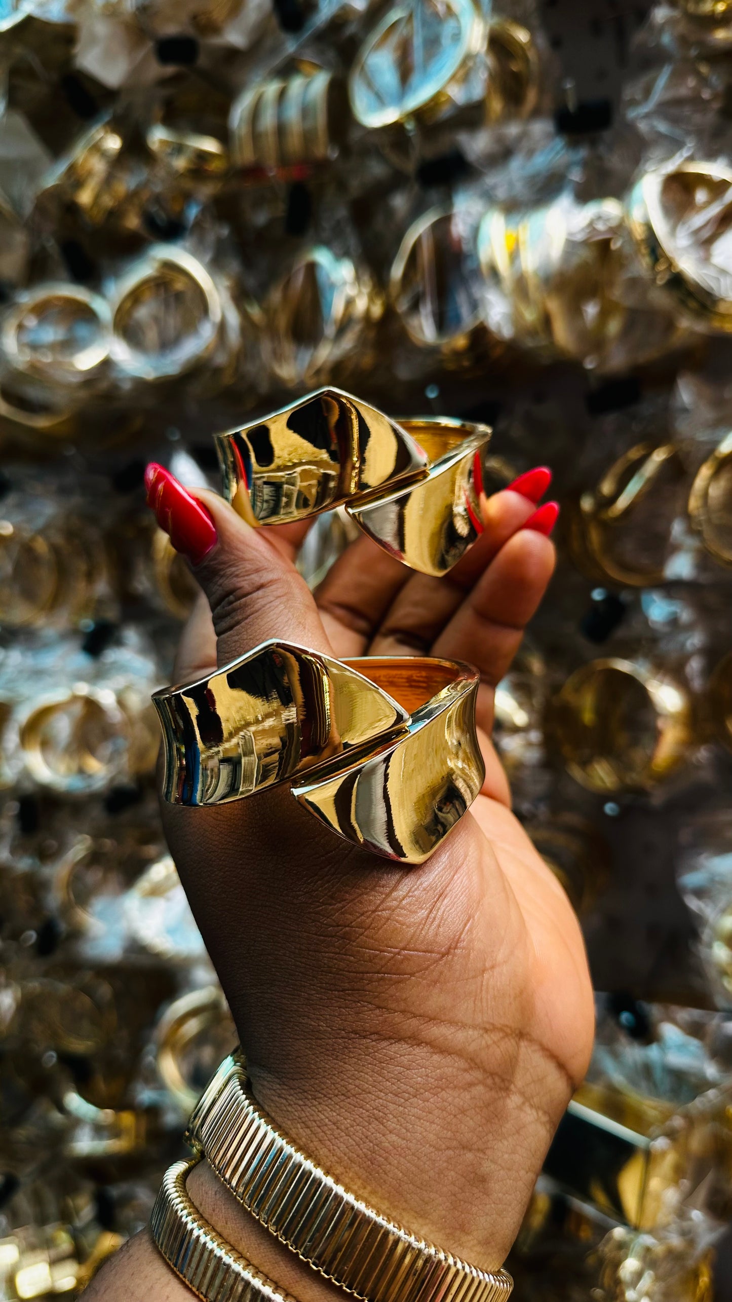 Chunky bangles (gold)