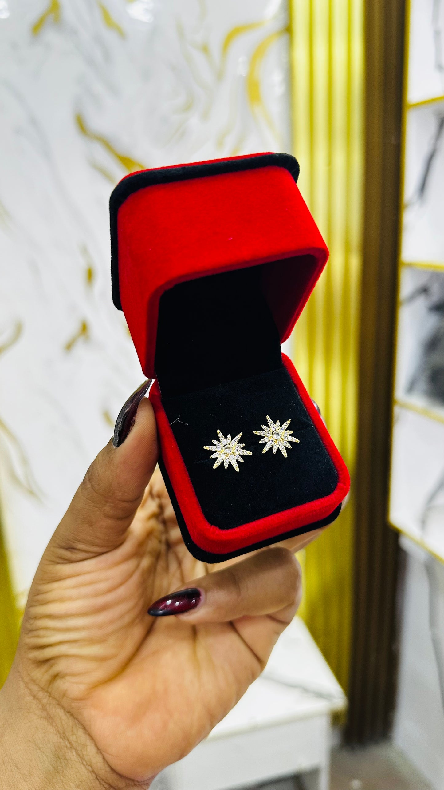 Zirconia pin Earrings