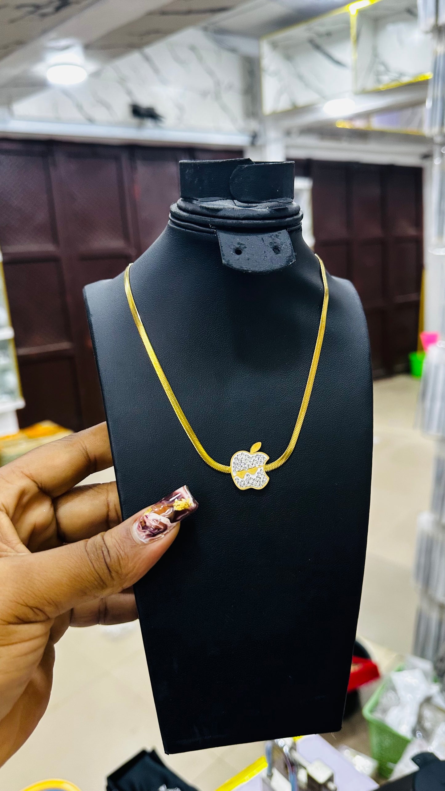 Stainless steel choker