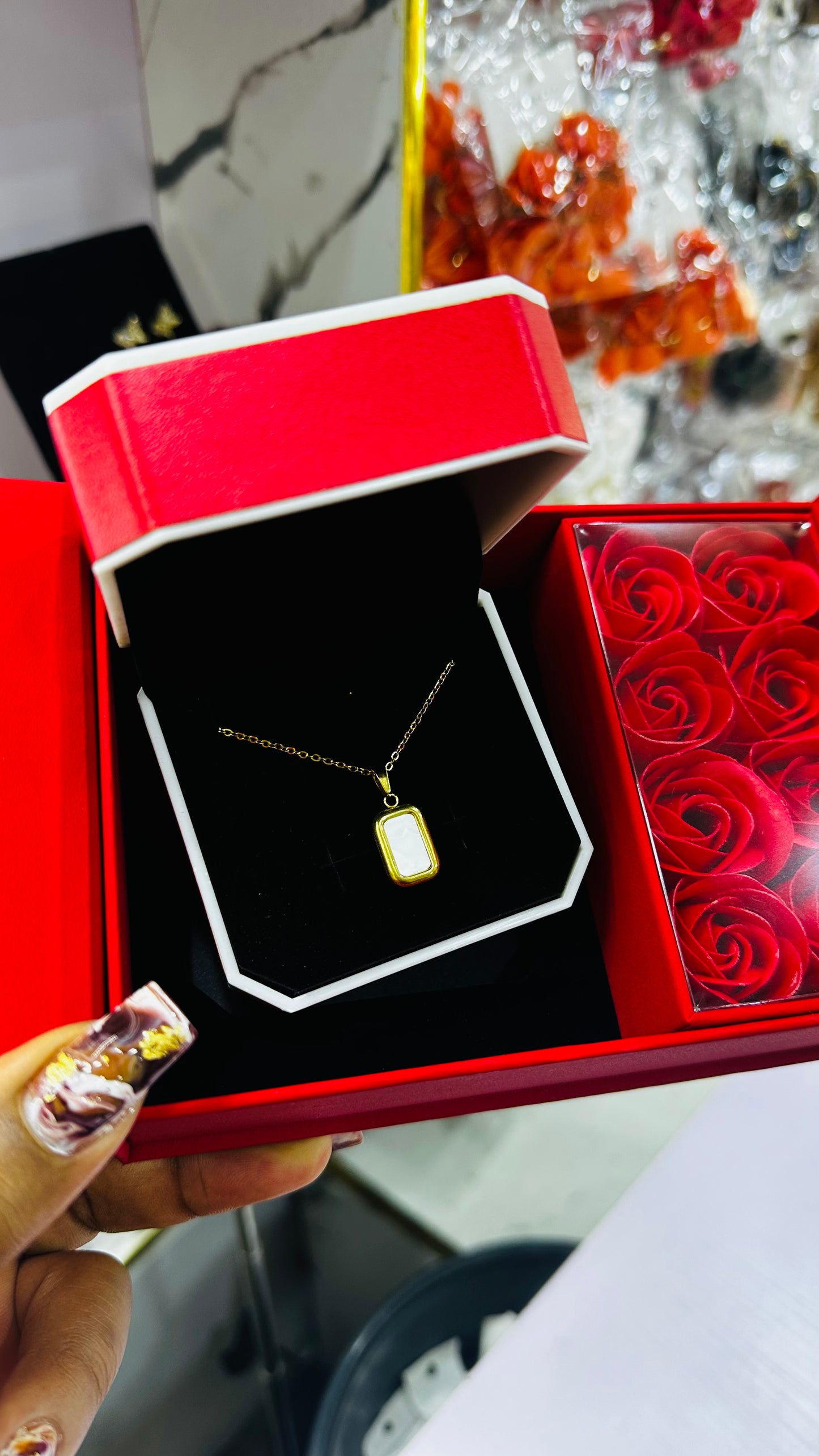 Plain Vintage Necklace