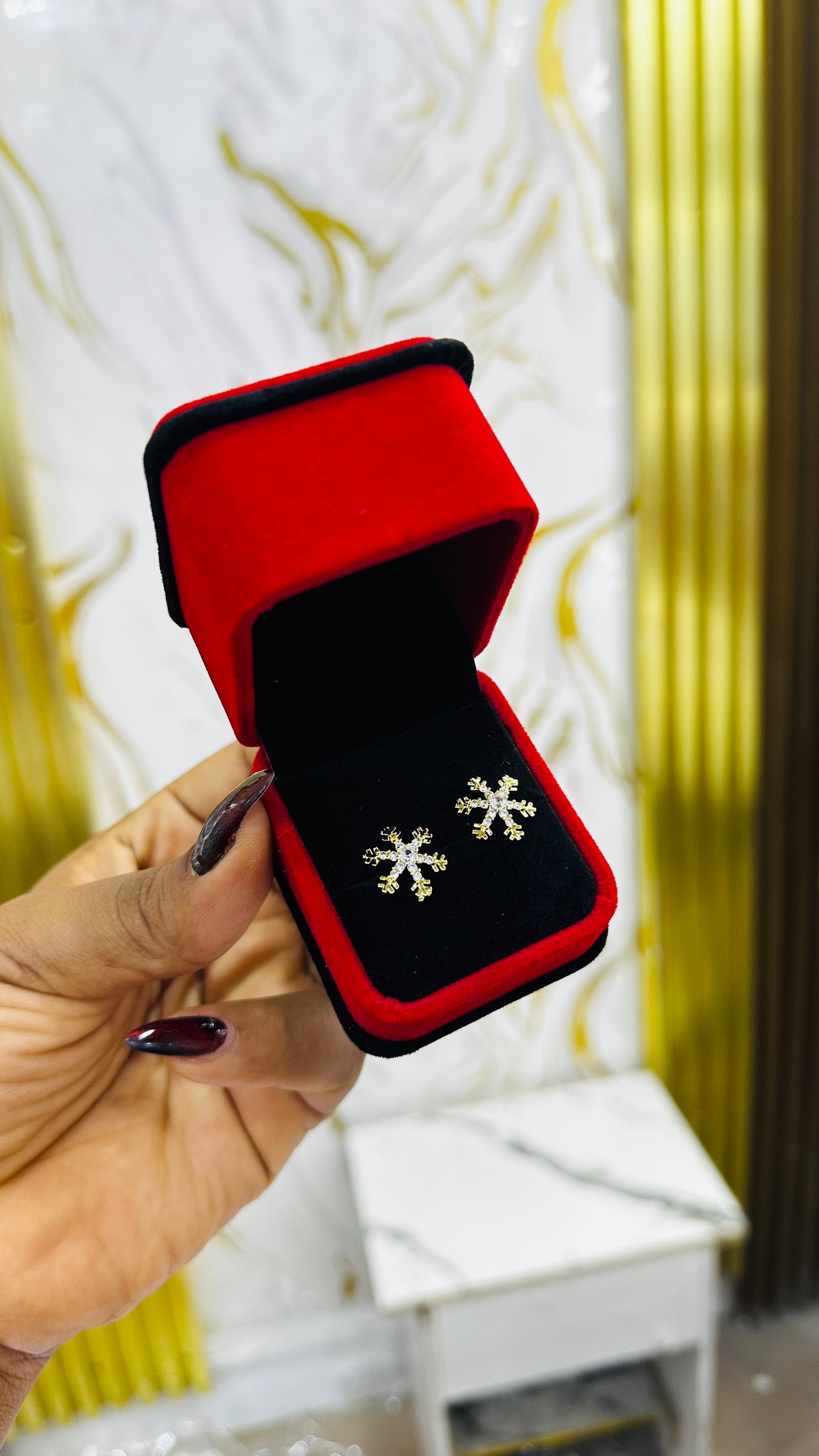 Zirconia pin Earrings