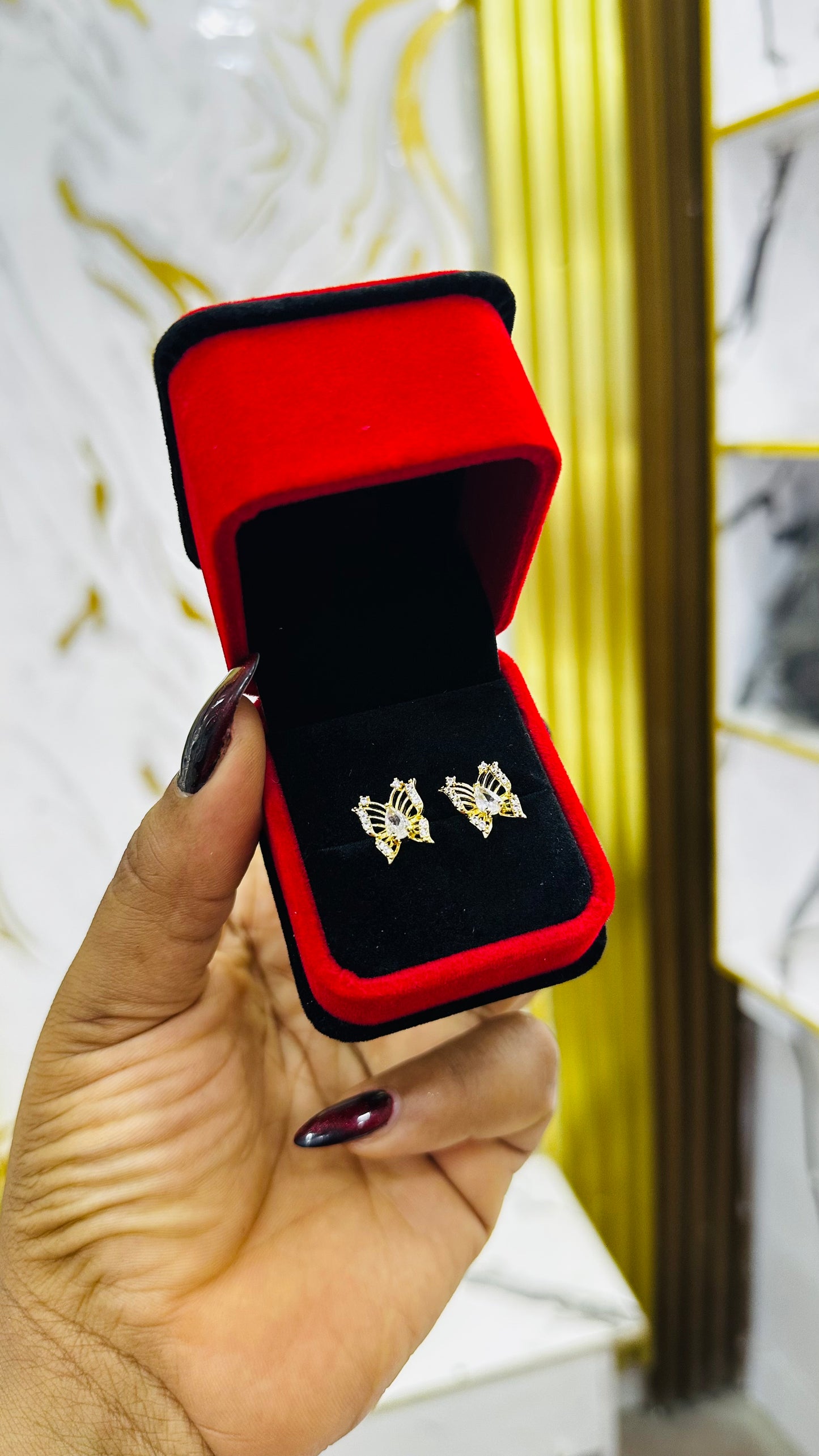Zirconia pin Earrings