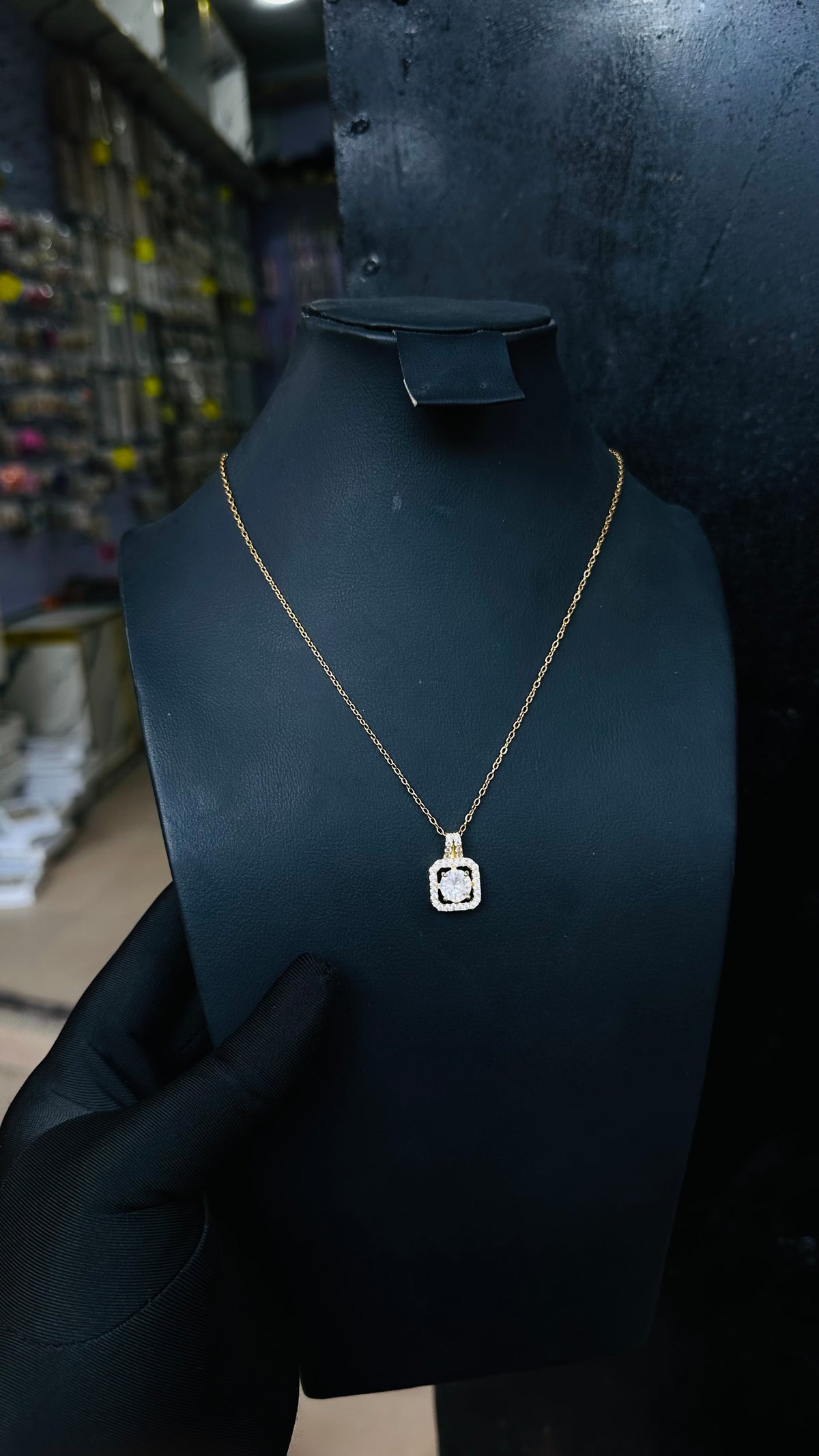 Ladies necklace (gold)