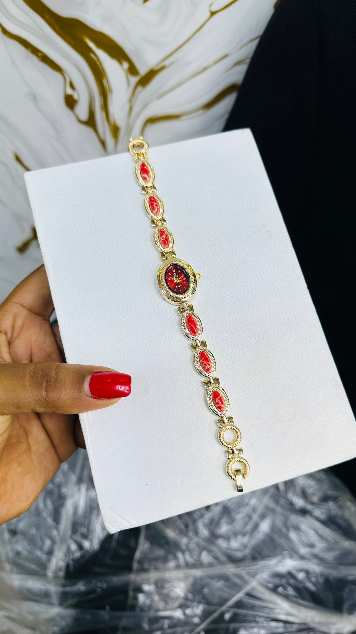 Slim bracelet Wristwatch