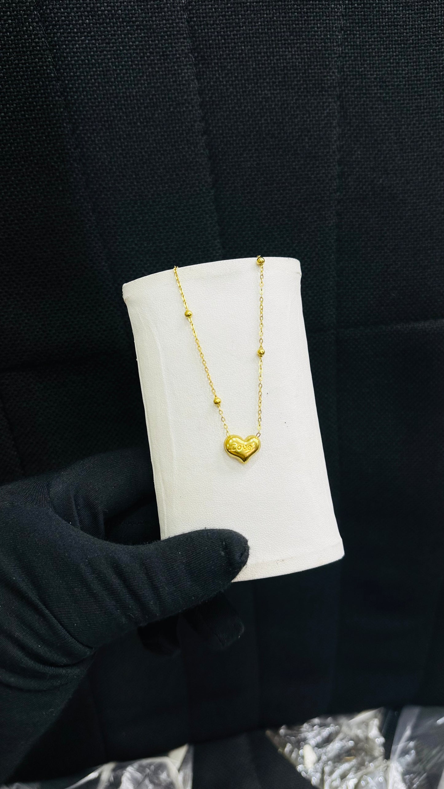Dainty Single chains