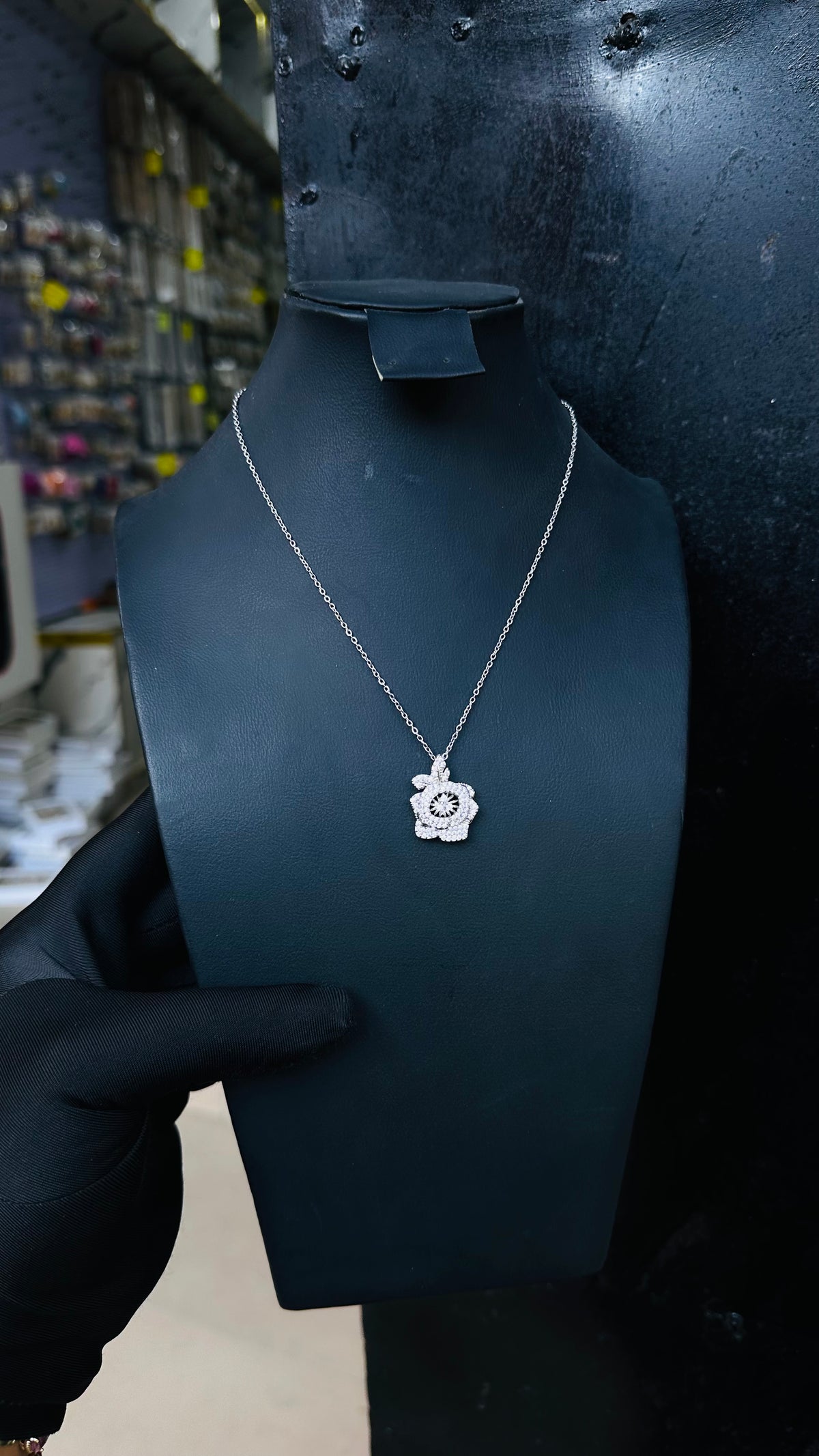 Ladies Necklace (silver)