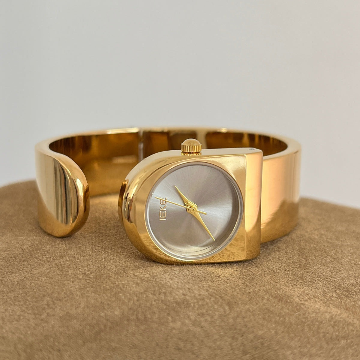 IEKE ladies bangle Wristwatch with branded box & bag