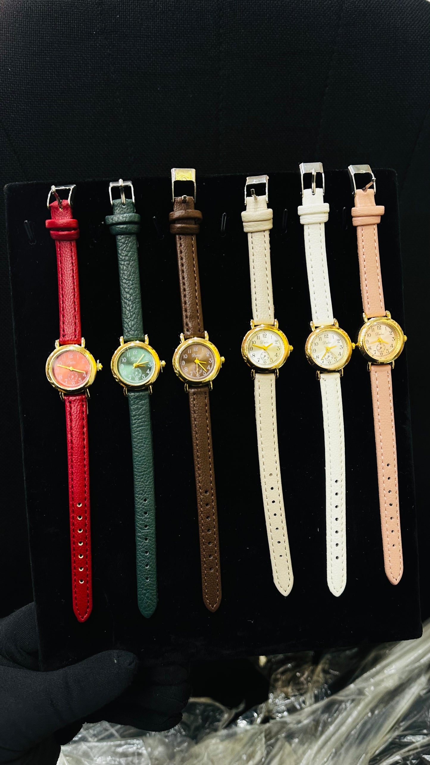 Stock ladies leather Wristwatch (MOQ 10 pcs)