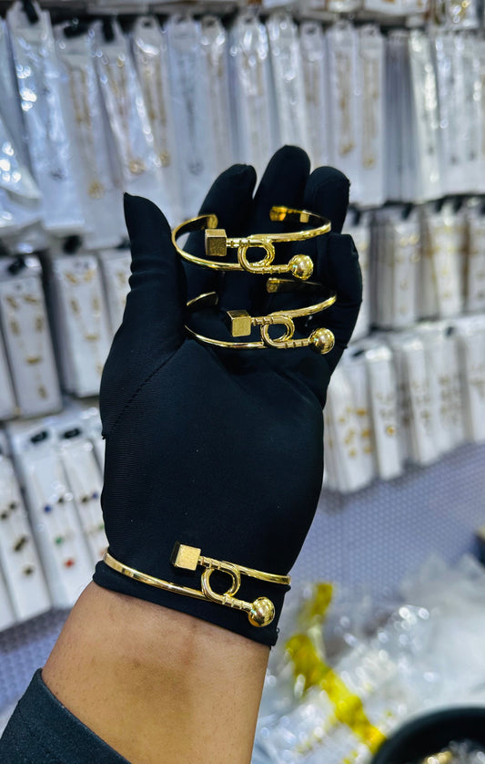 Amiga bangles🔥 (gold plated)