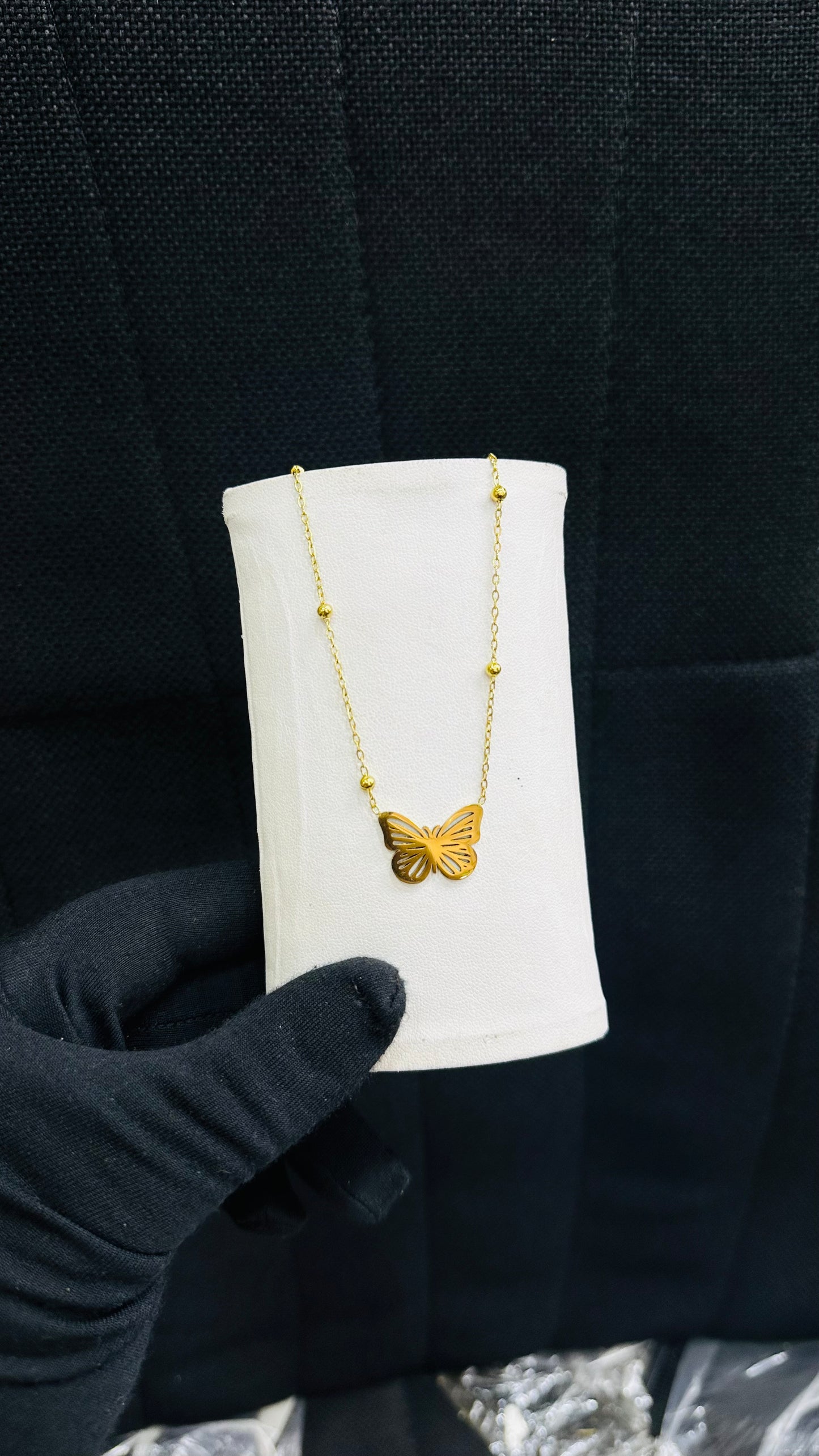 Dainty Single chains